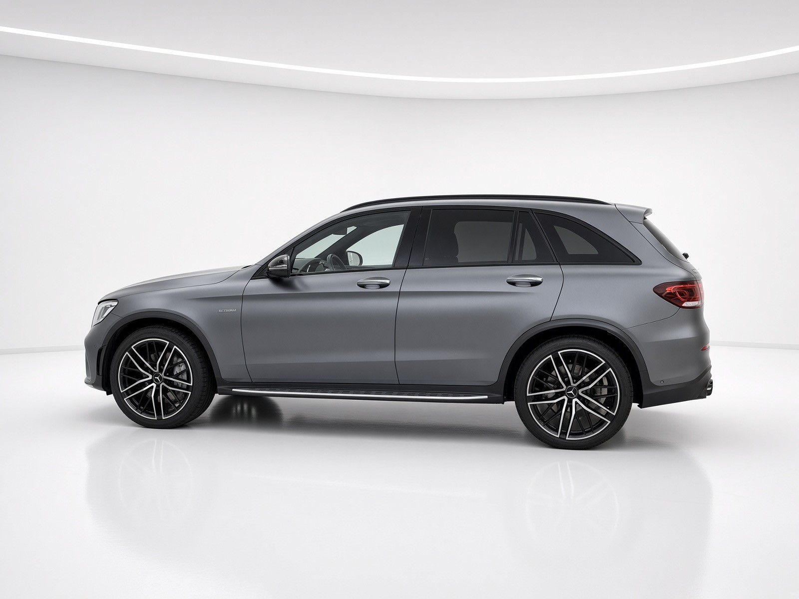 MERCEDES-BENZ GLC 43 AMG 4m-image-2