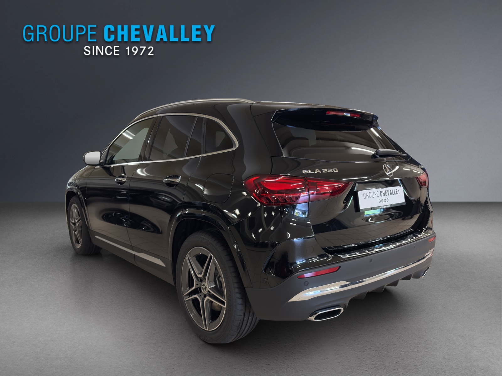 MERCEDES-BENZ GLA 220 4M-showroom-element-2