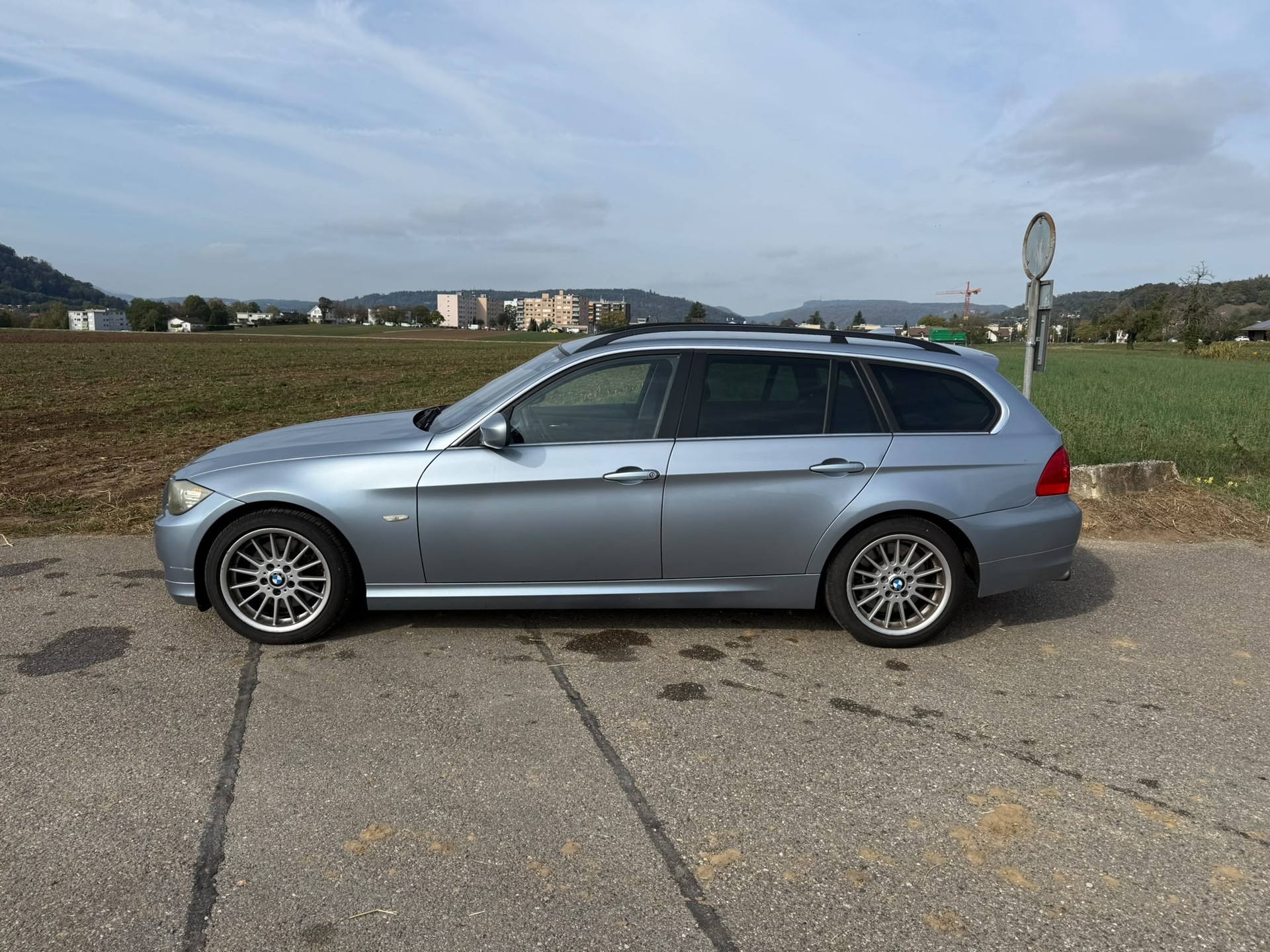 BMW 325i xDrive Touring Steptronic-image-1
