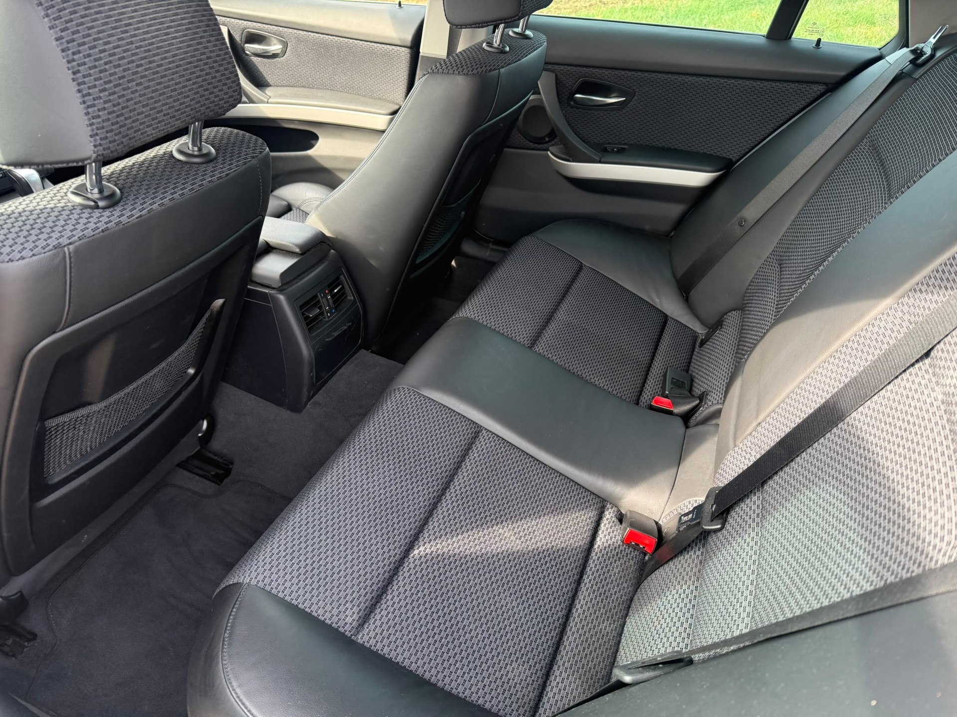 BMW 325i xDrive Touring Steptronic-image-10