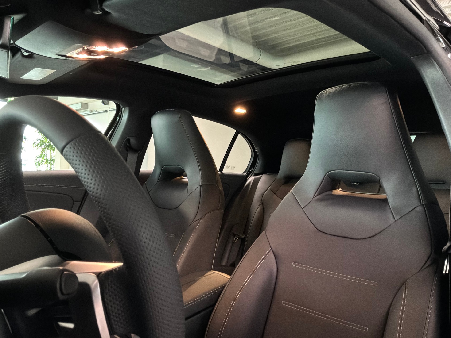 MERCEDES-BENZ A 250 4Matic 8G-DCT-image-12