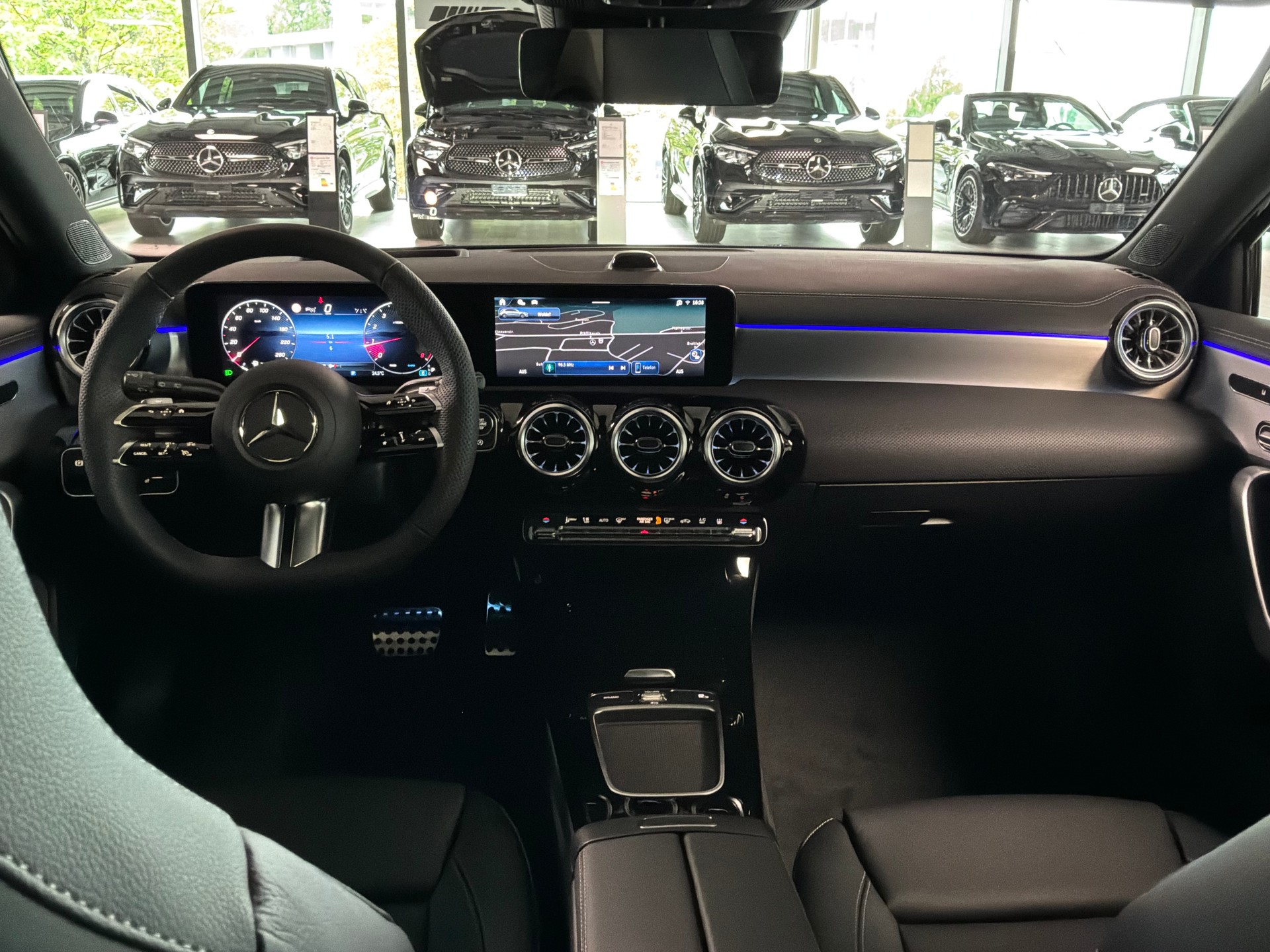 MERCEDES-BENZ A 250 4Matic 8G-DCT-image-11