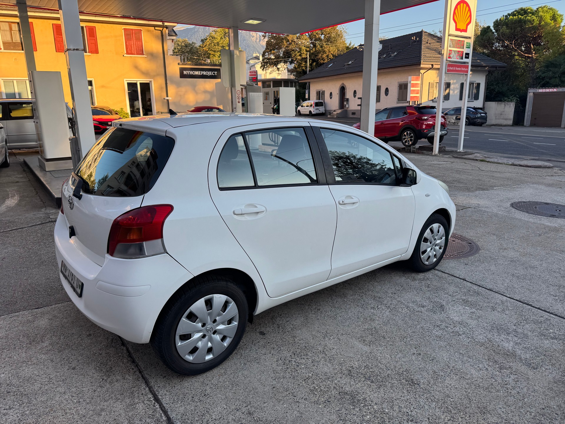 TOYOTA Yaris 1.33 Linea Sol Multimode-image-3
