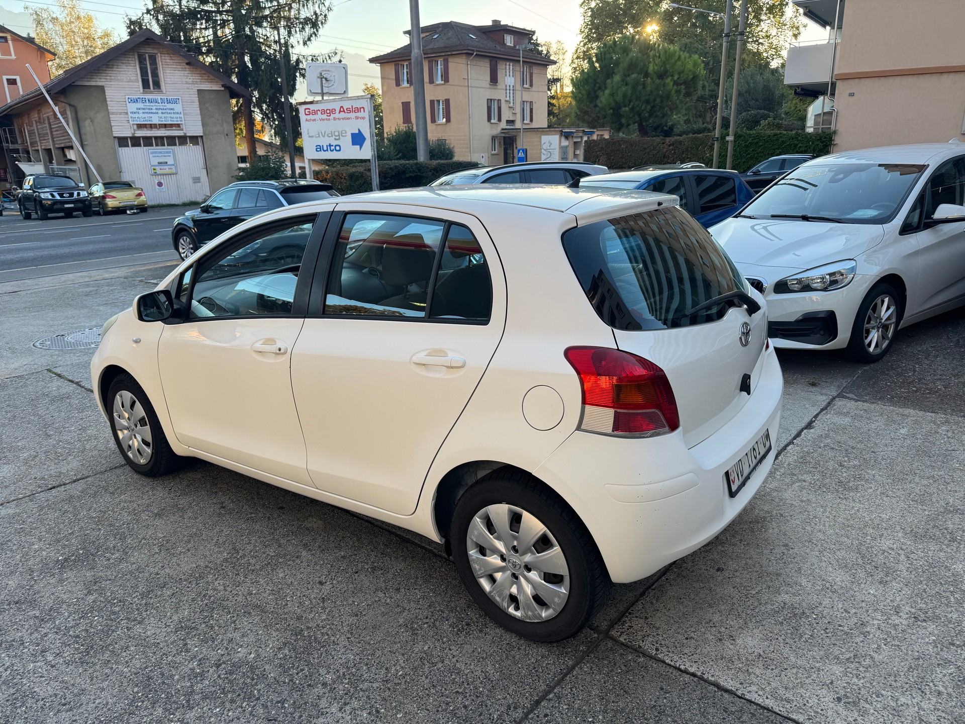 TOYOTA Yaris 1.33 Linea Sol Multimode-image-1