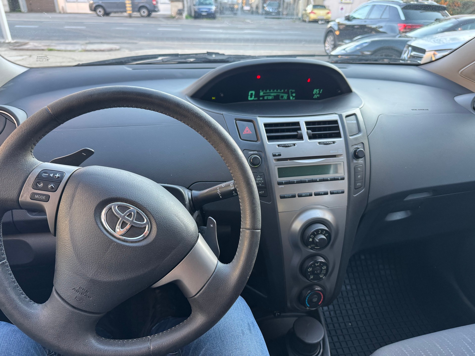 TOYOTA Yaris 1.33 Linea Sol Multimode-image-10