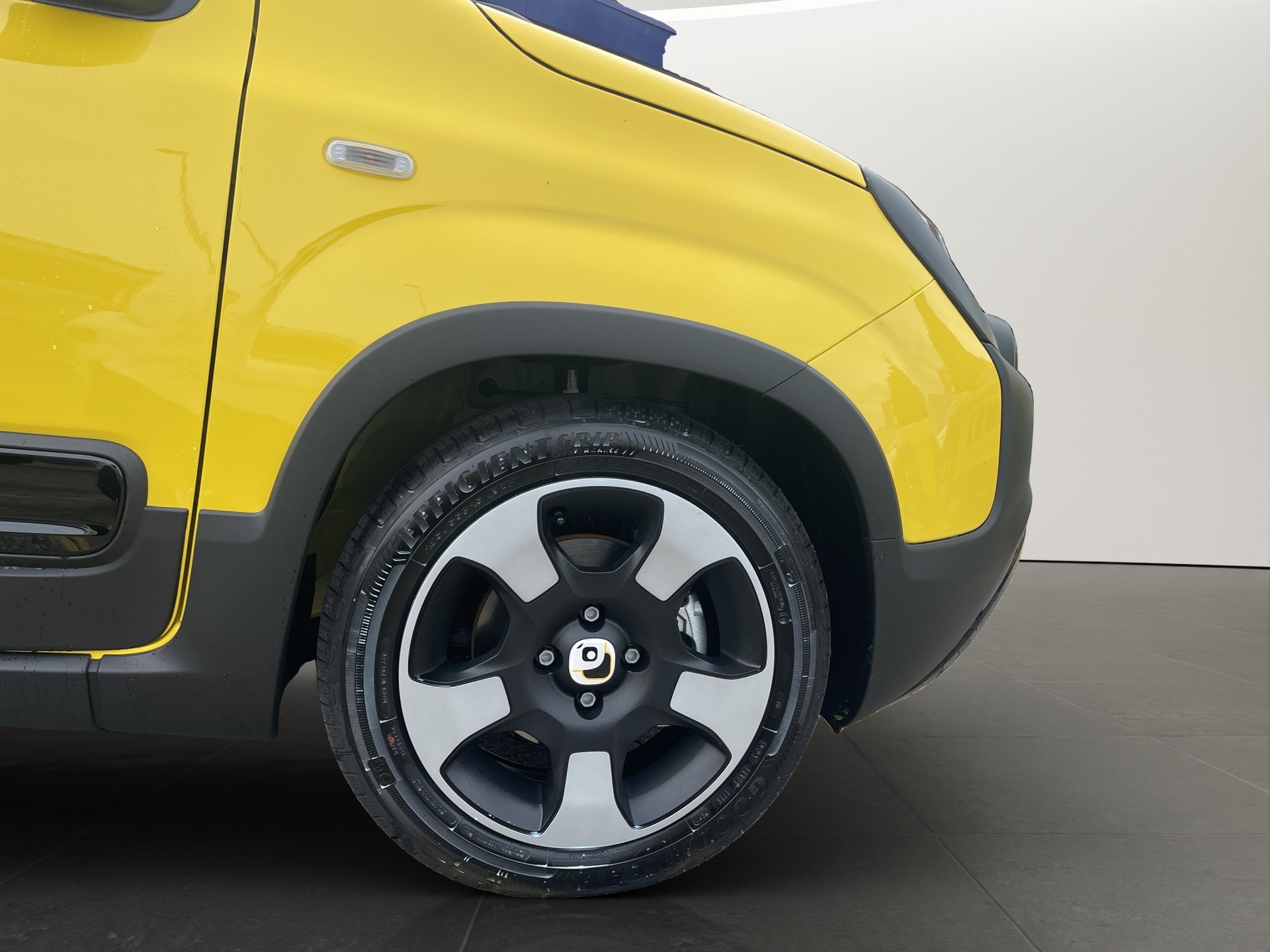 FIAT Pandina 1.0 Hybrid Cross-image-9