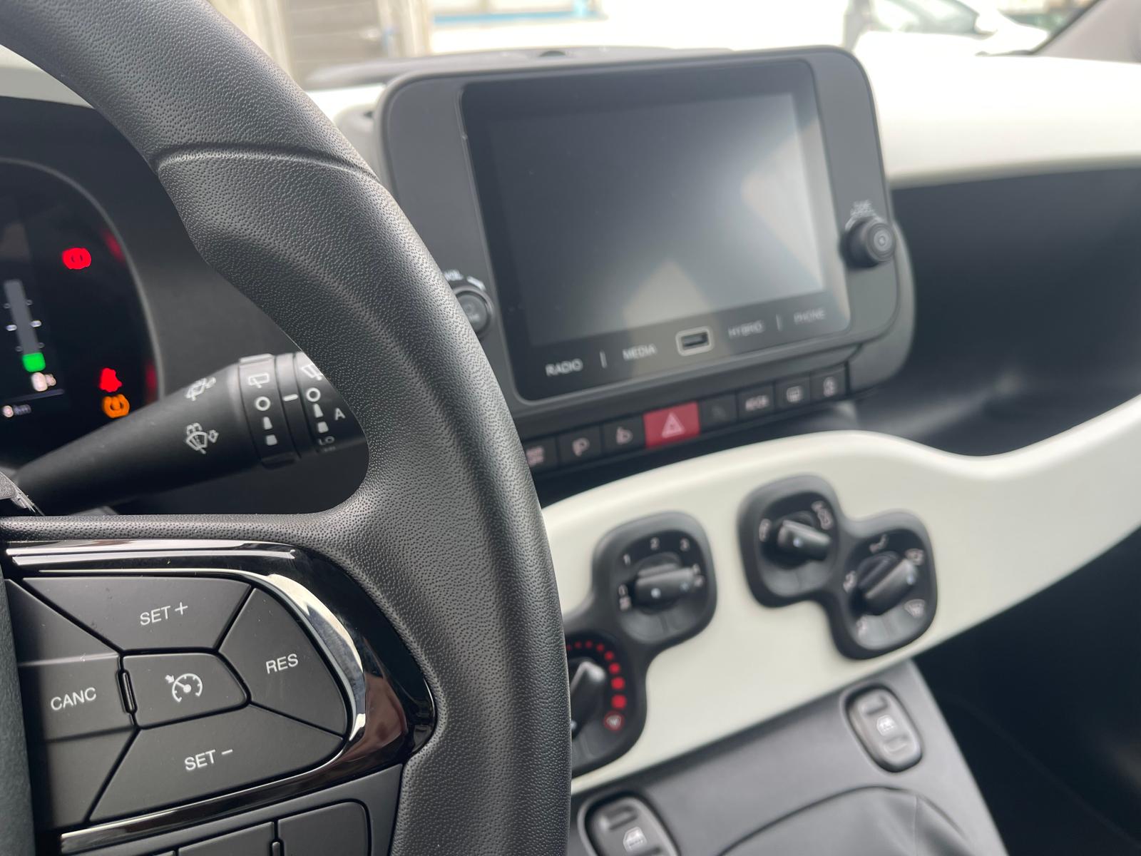 FIAT Pandina 1.0 Hybrid Cross-image-22