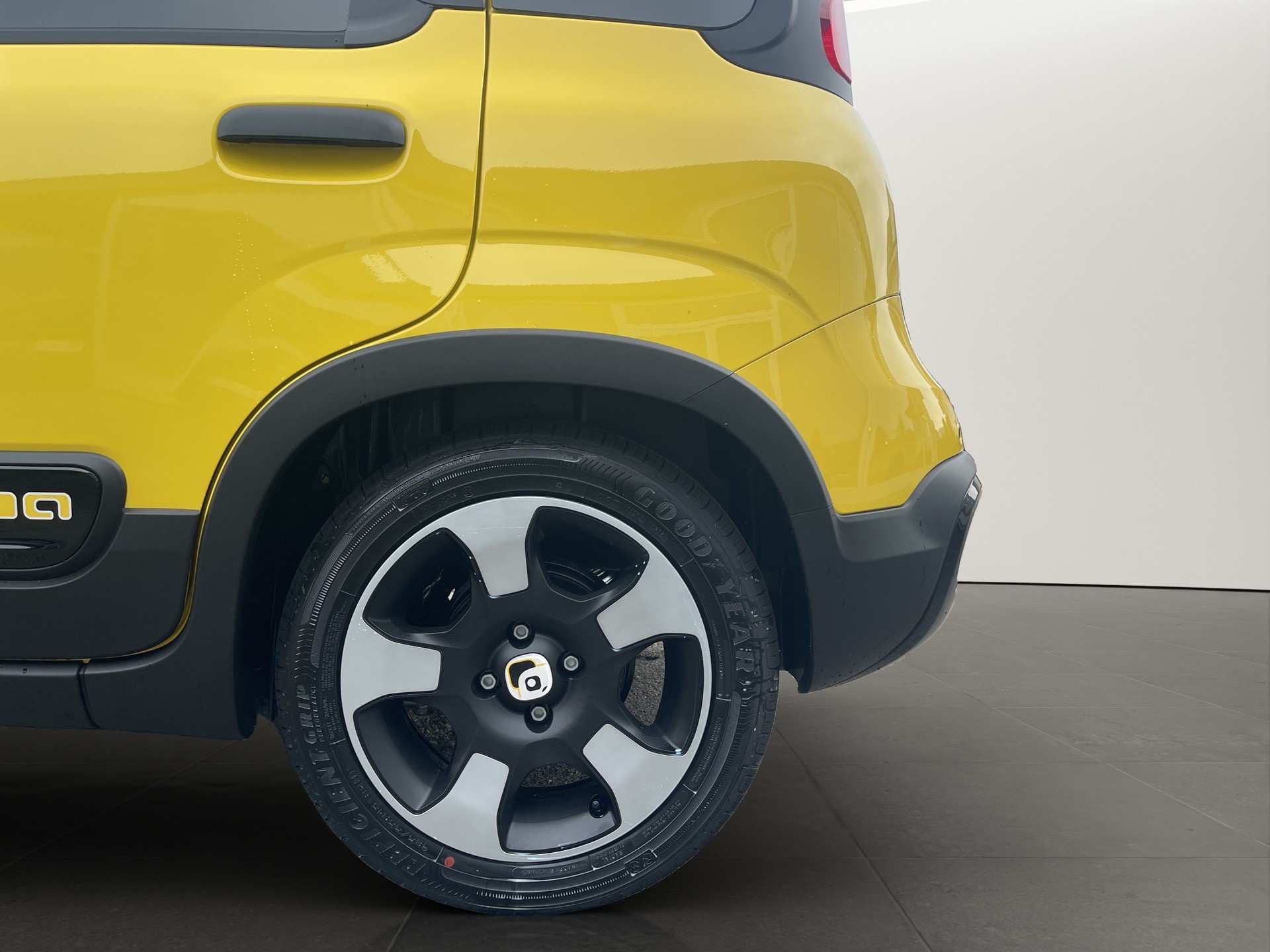 FIAT Pandina 1.0 Hybrid Cross-image-10