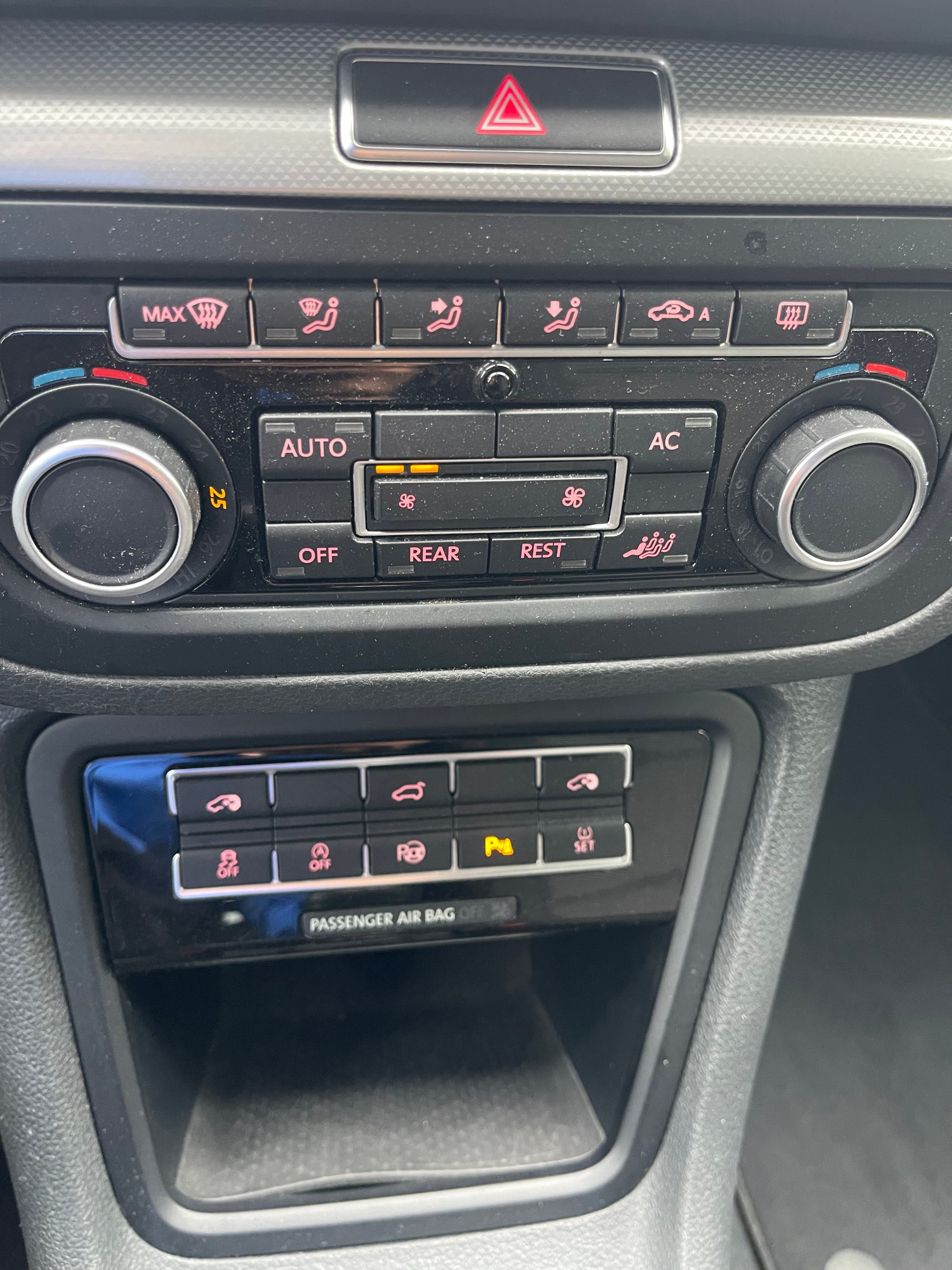 VW Sharan 2.0 TDI BlueMotion Technology Highline-image-13