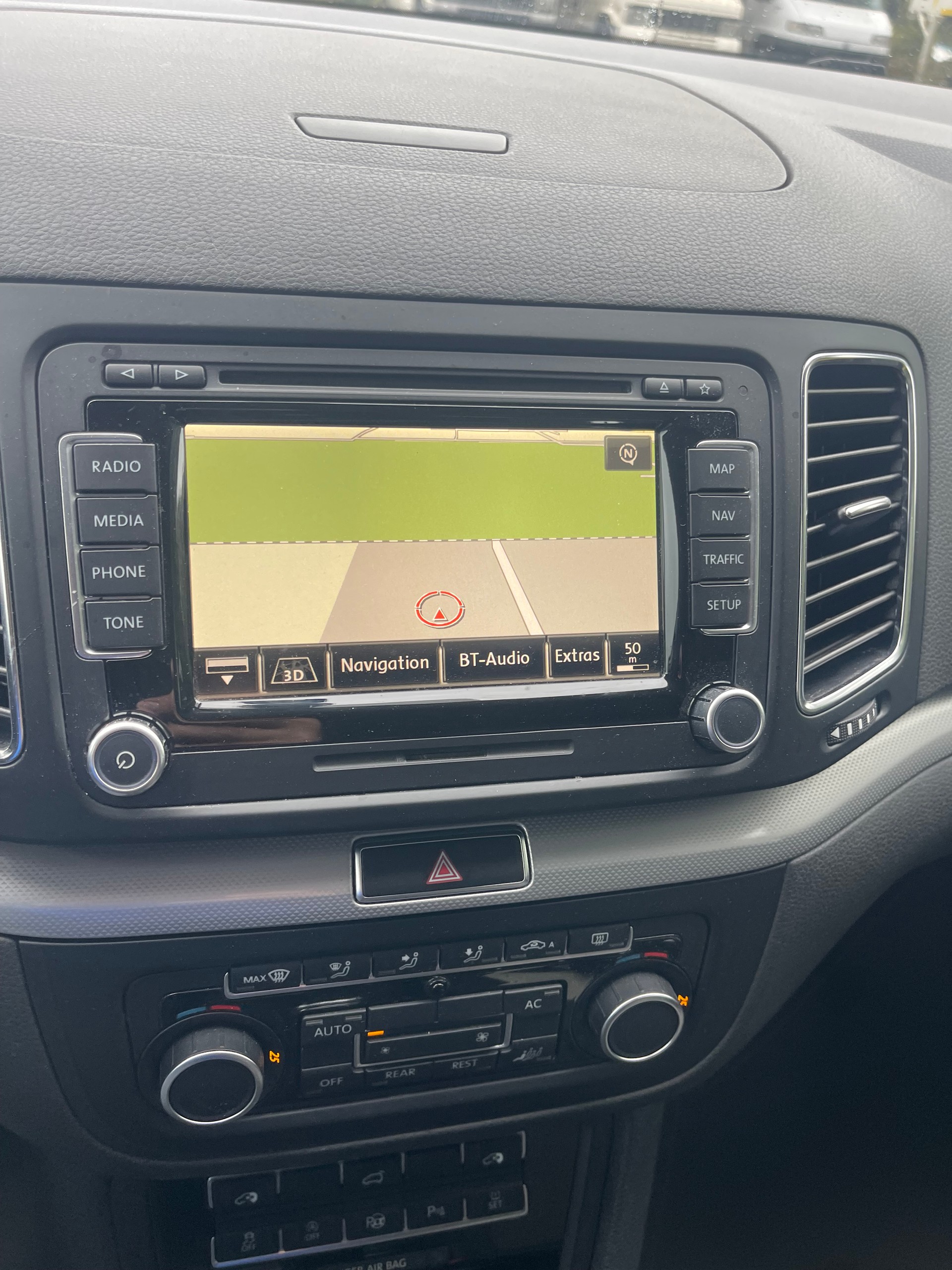 VW Sharan 2.0 TDI BlueMotion Technology Highline-image-15