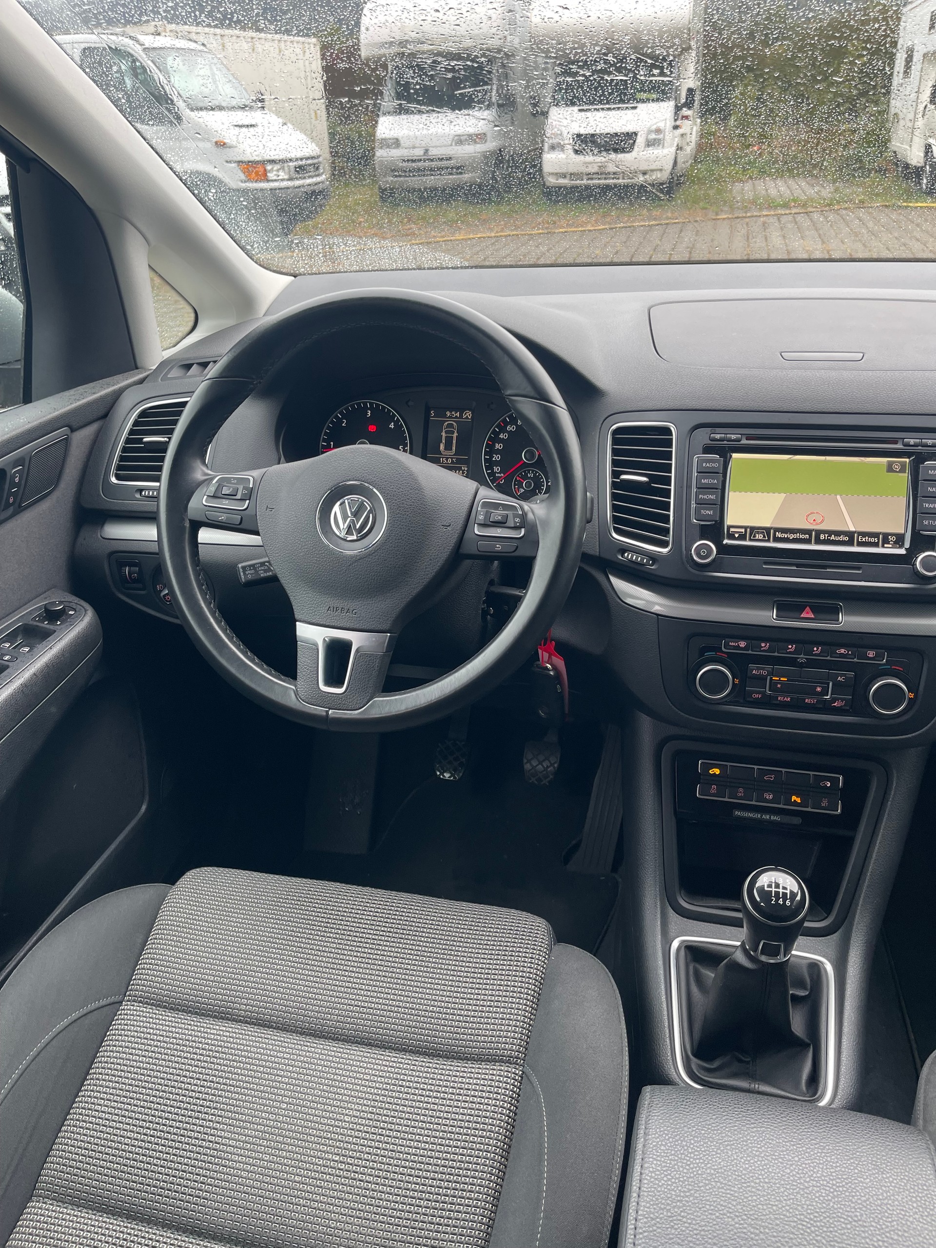 VW Sharan 2.0 TDI BlueMotion Technology Highline-image-11