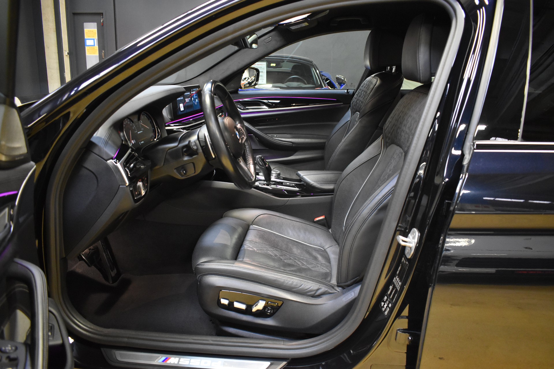 BMW M550d xDrive Steptronic-image-12