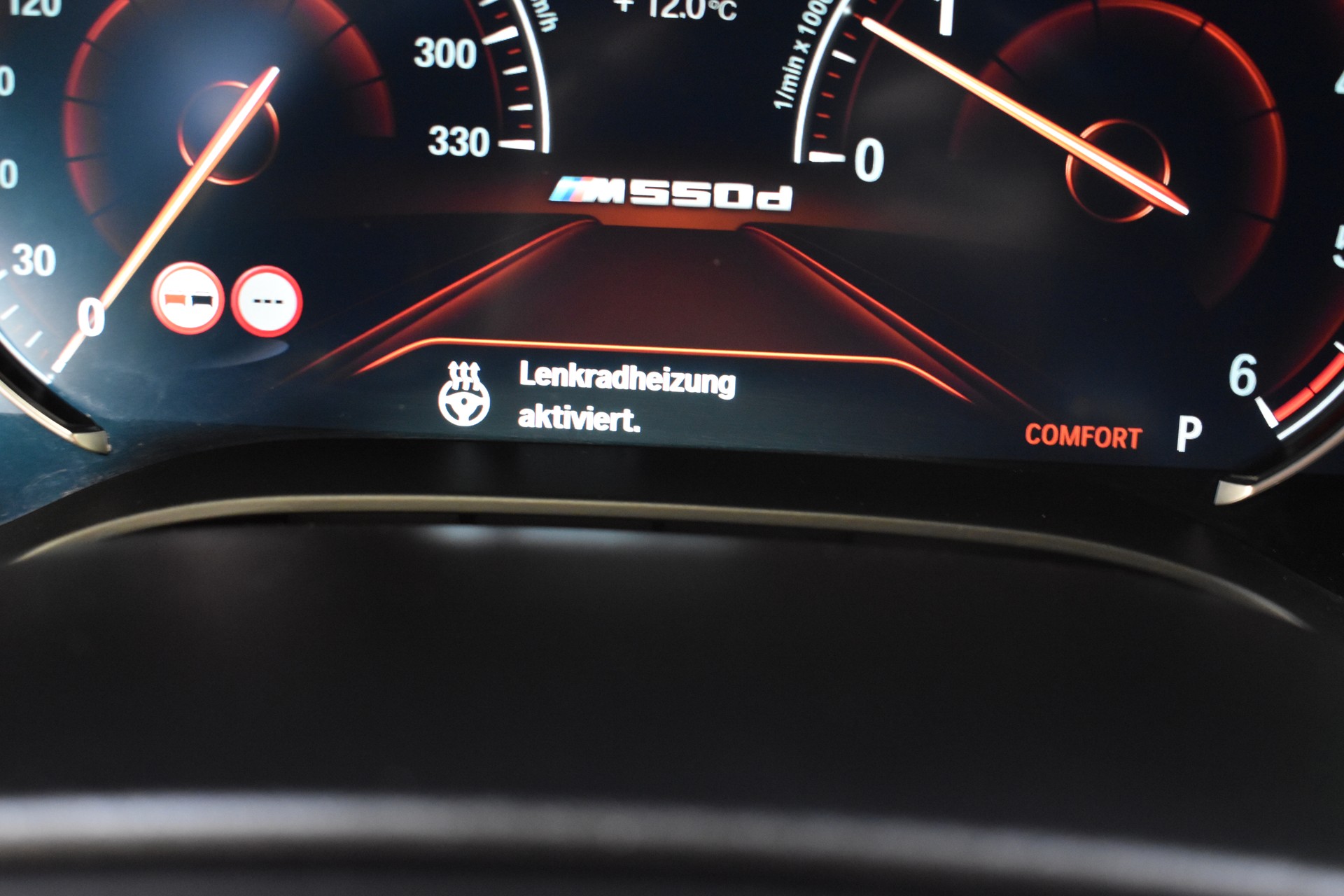 BMW M550d xDrive Steptronic-image-25