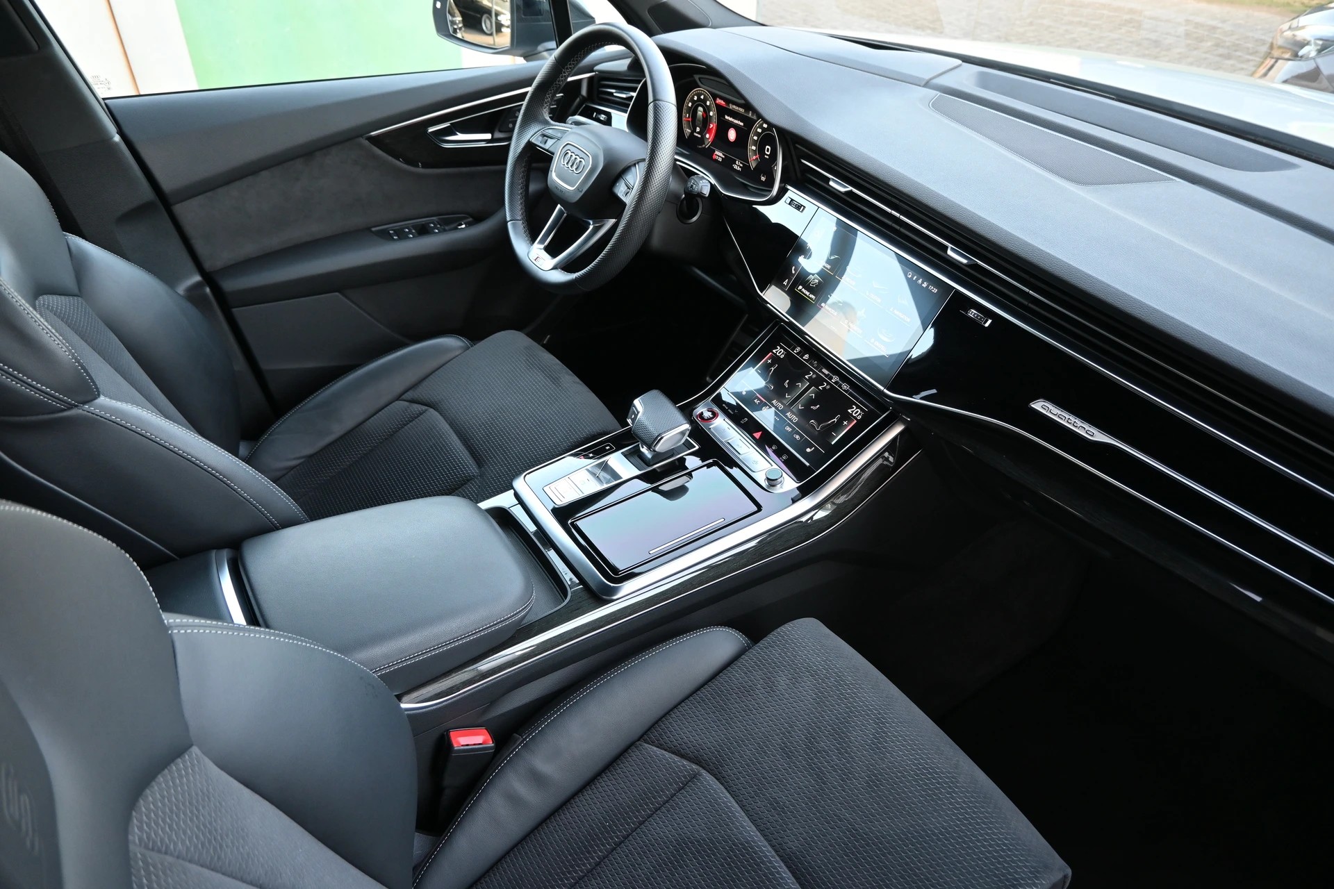 AUDI Q7 3.0 V6 55 TFSI S Line quattro tiptronic 7-Plätzer + AHK 3500kg-image-12
