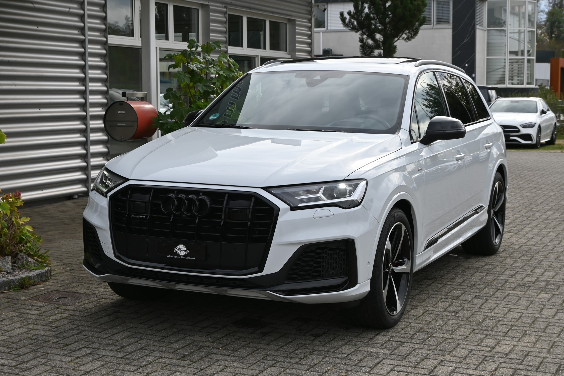 AUDI Q7 3.0 V6 55 TFSI S Line quattro tiptronic 7-Plätzer + AHK 3500kg-image-1
