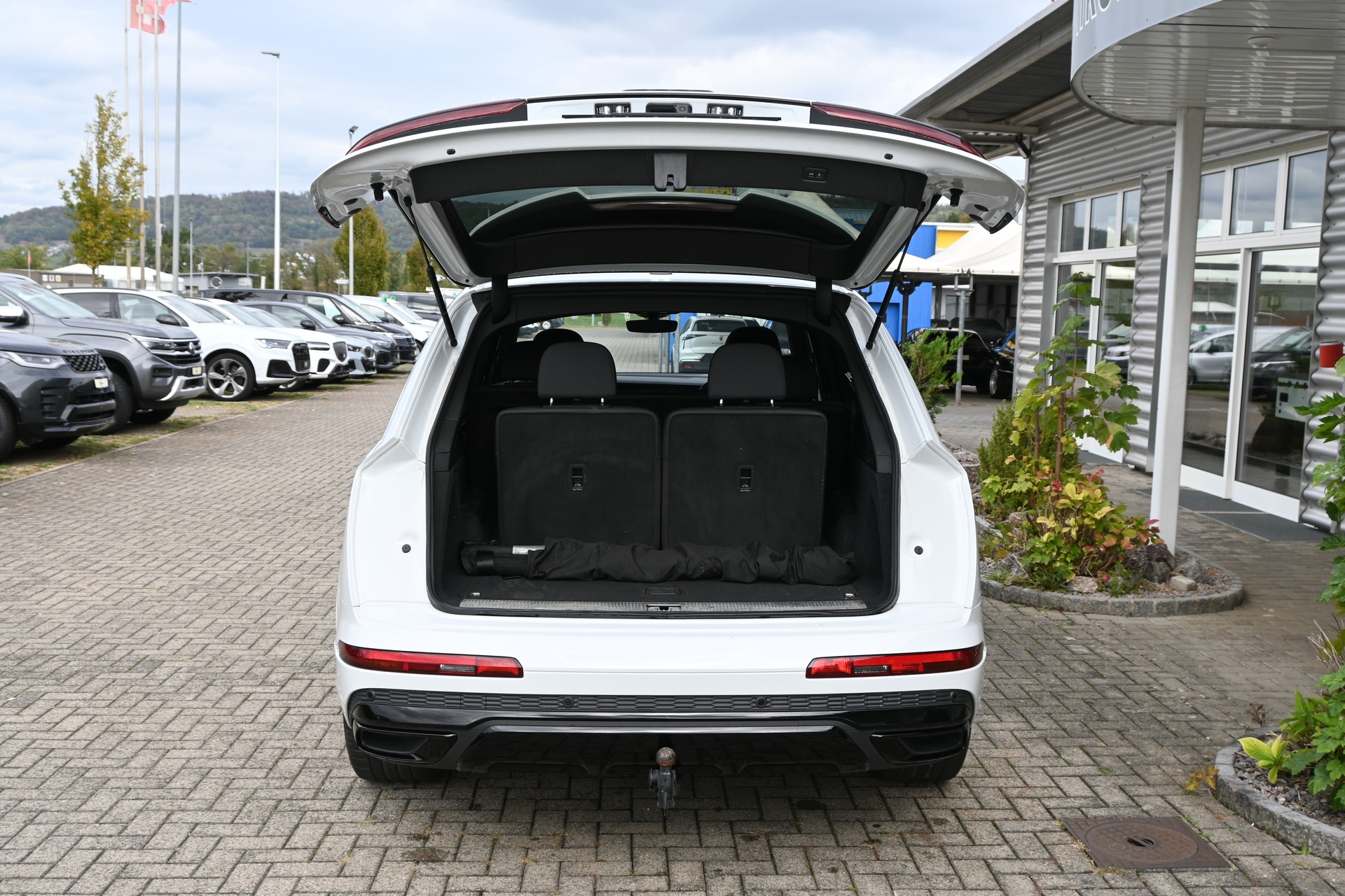AUDI Q7 3.0 V6 55 TFSI S Line quattro tiptronic 7-Plätzer + AHK 3500kg-image-9