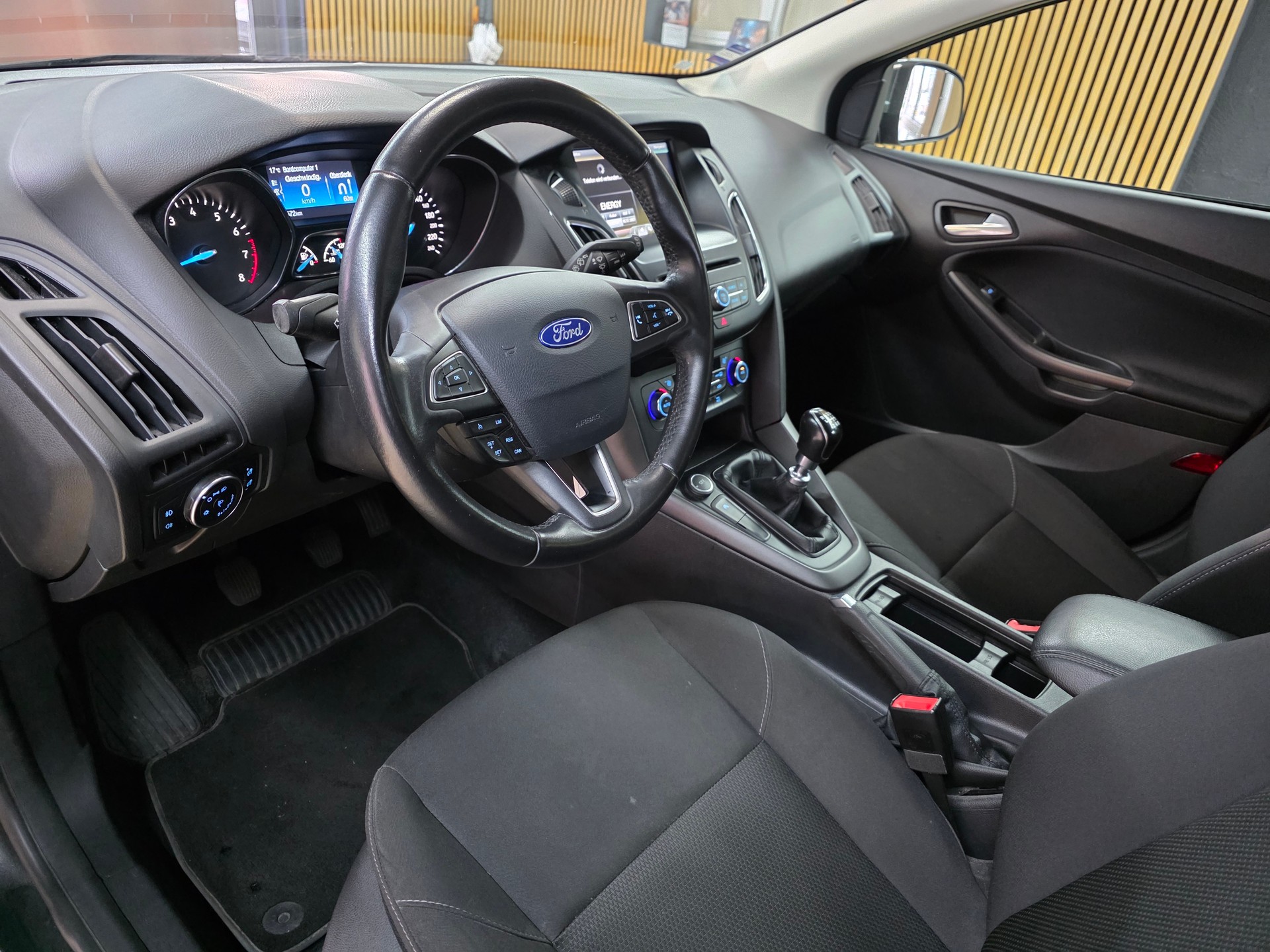 FORD Focus 1.0 SCTi Business-image-7