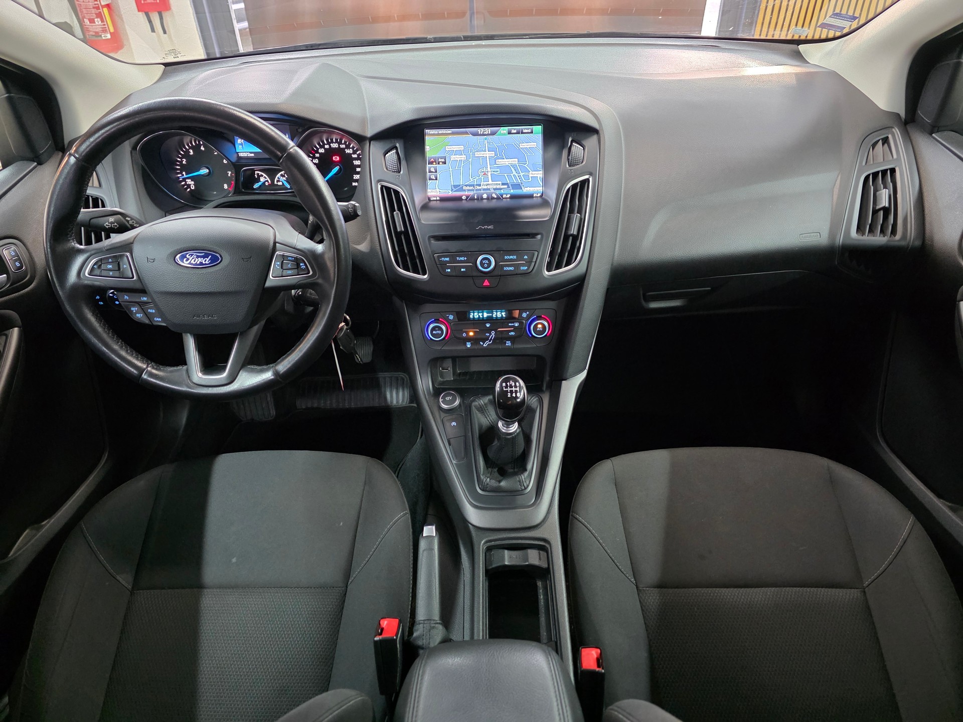 FORD Focus 1.0 SCTi Business-image-11