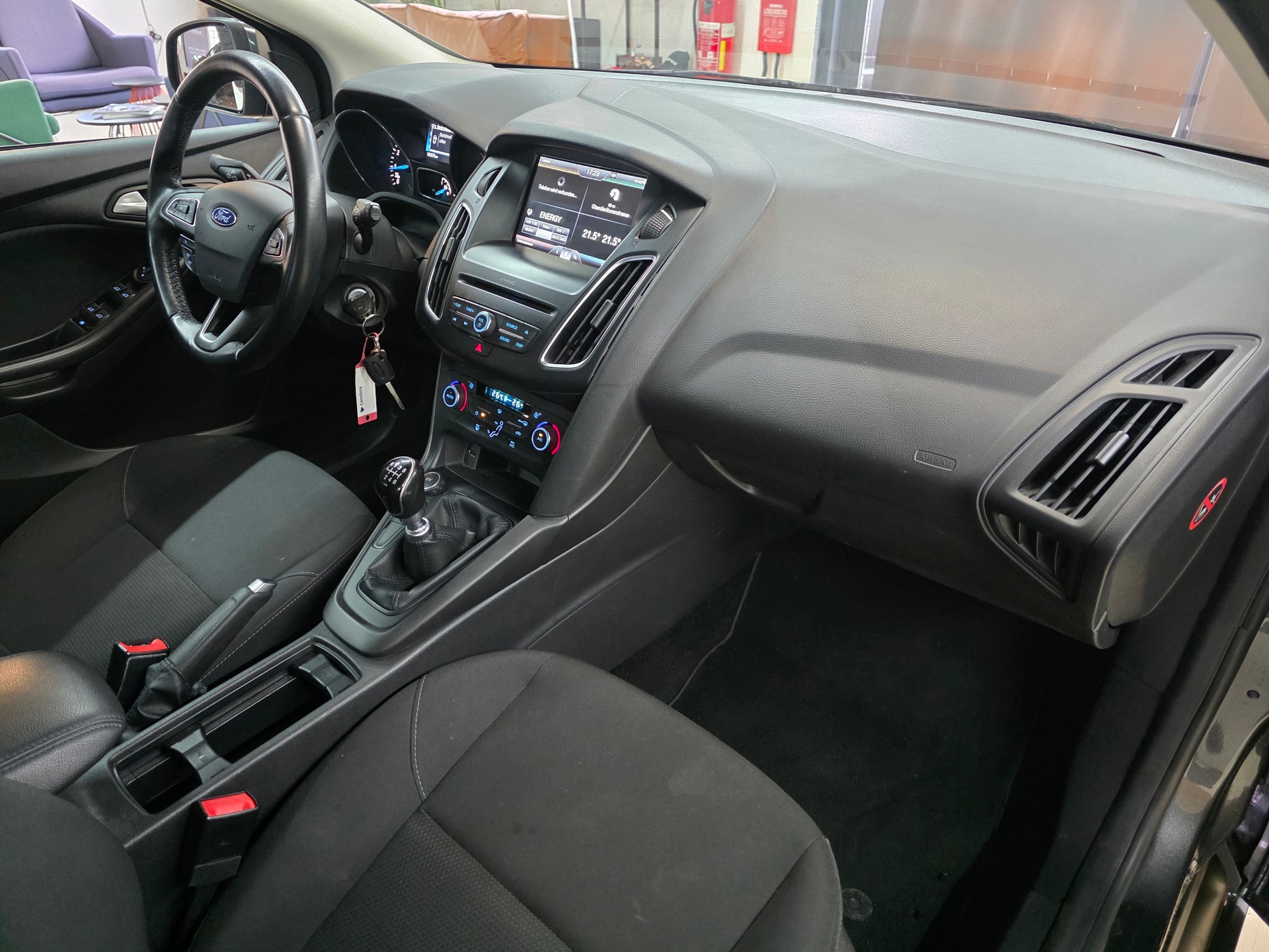 FORD Focus 1.0 SCTi Business-image-8