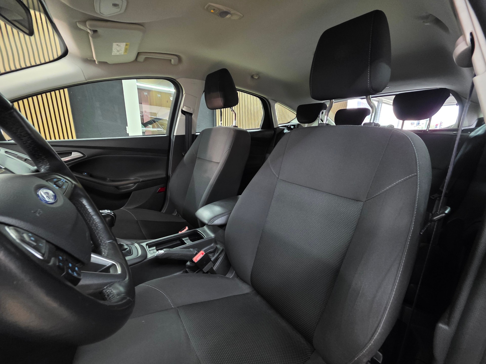 FORD Focus 1.0 SCTi Business-image-9