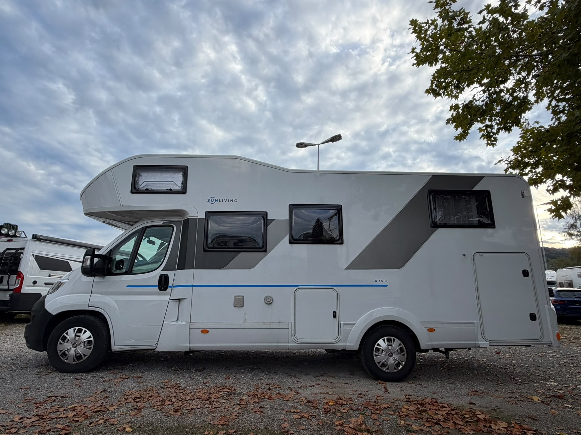 FIAT ***2.2 JTD 140PS***ADRIA-SUNLIVING A75 SL***9 GANG AUTOMAT***LÄNGSBETT***5.REISE-PLÄTZE***TOP-PREIS***-image-2