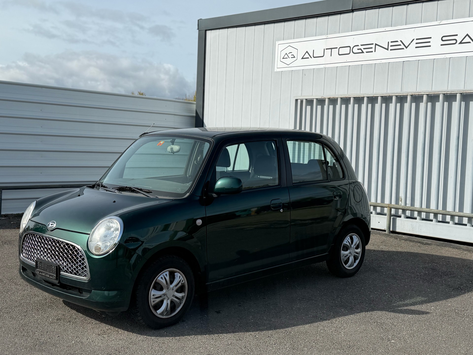 DAIHATSU Trevis 1.0-image-2