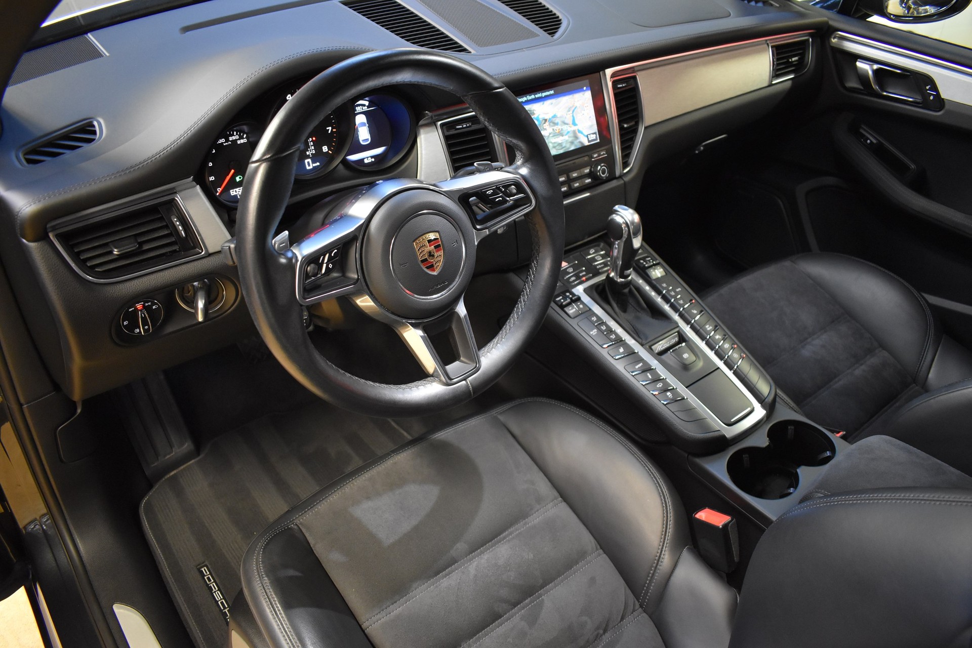 PORSCHE Macan GTS PDK-image-12