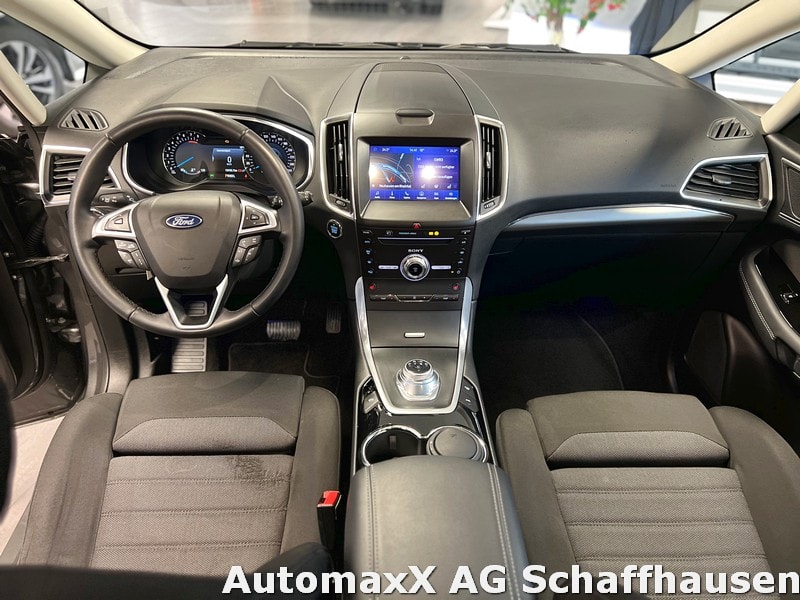 FORD S-Max 2.5 Hybrid Titanium 7P-image-11