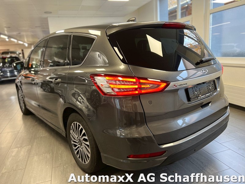 FORD S-Max 2.5 Hybrid Titanium 7P-image-3