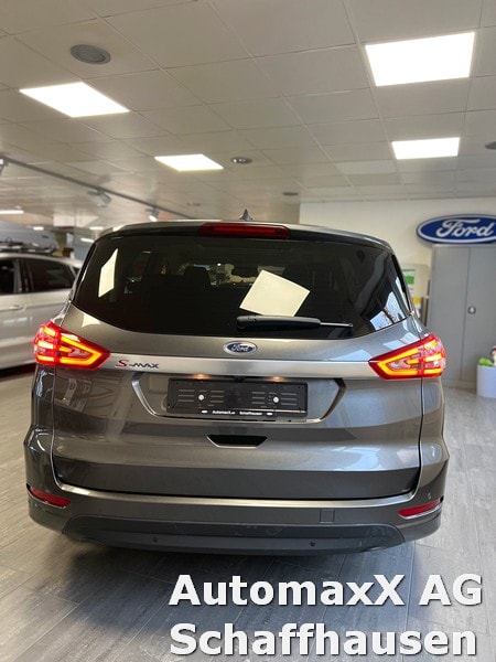 FORD S-Max 2.5 Hybrid Titanium 7P-image-4