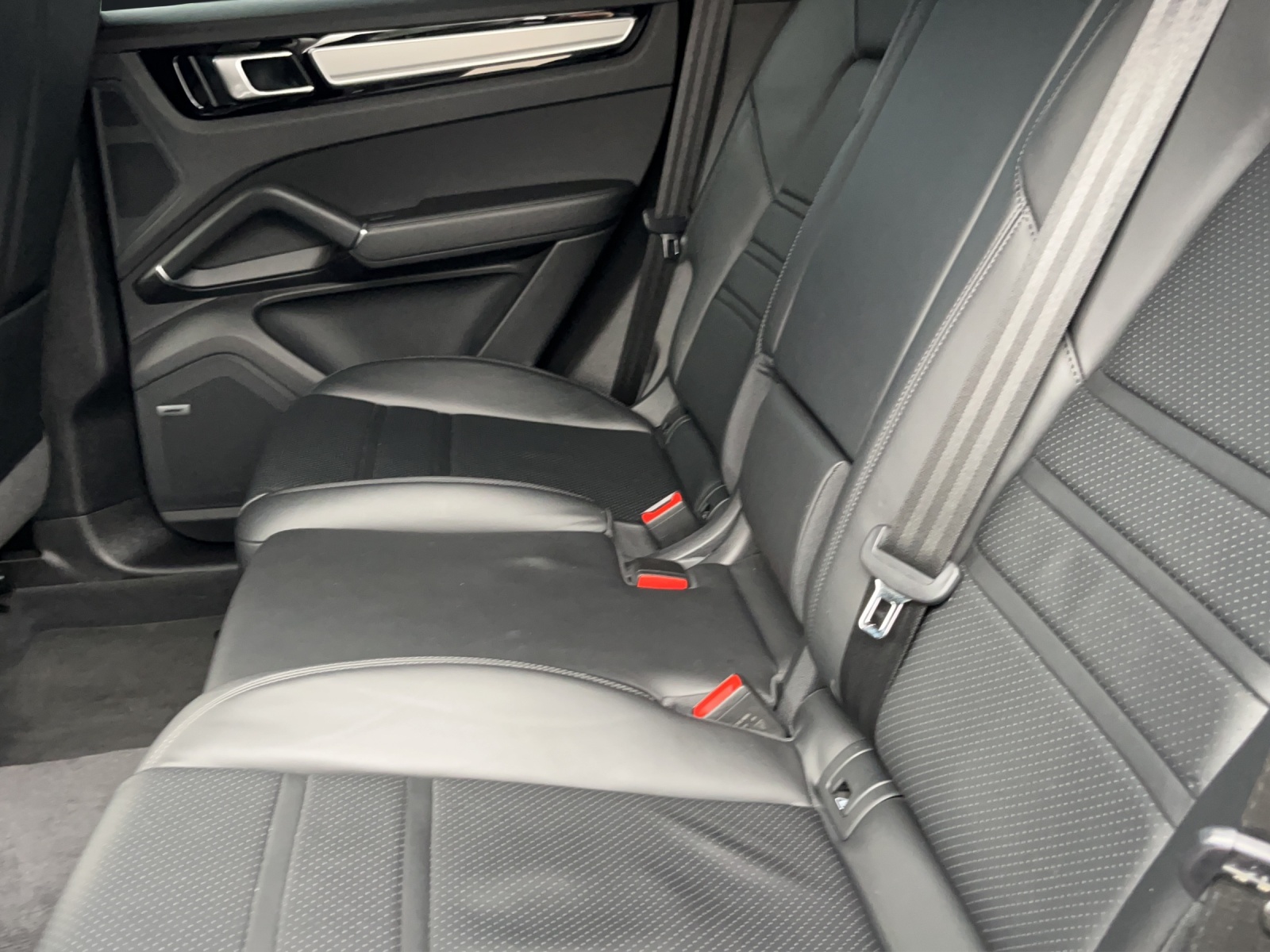 PORSCHE Cayenne S-image-10