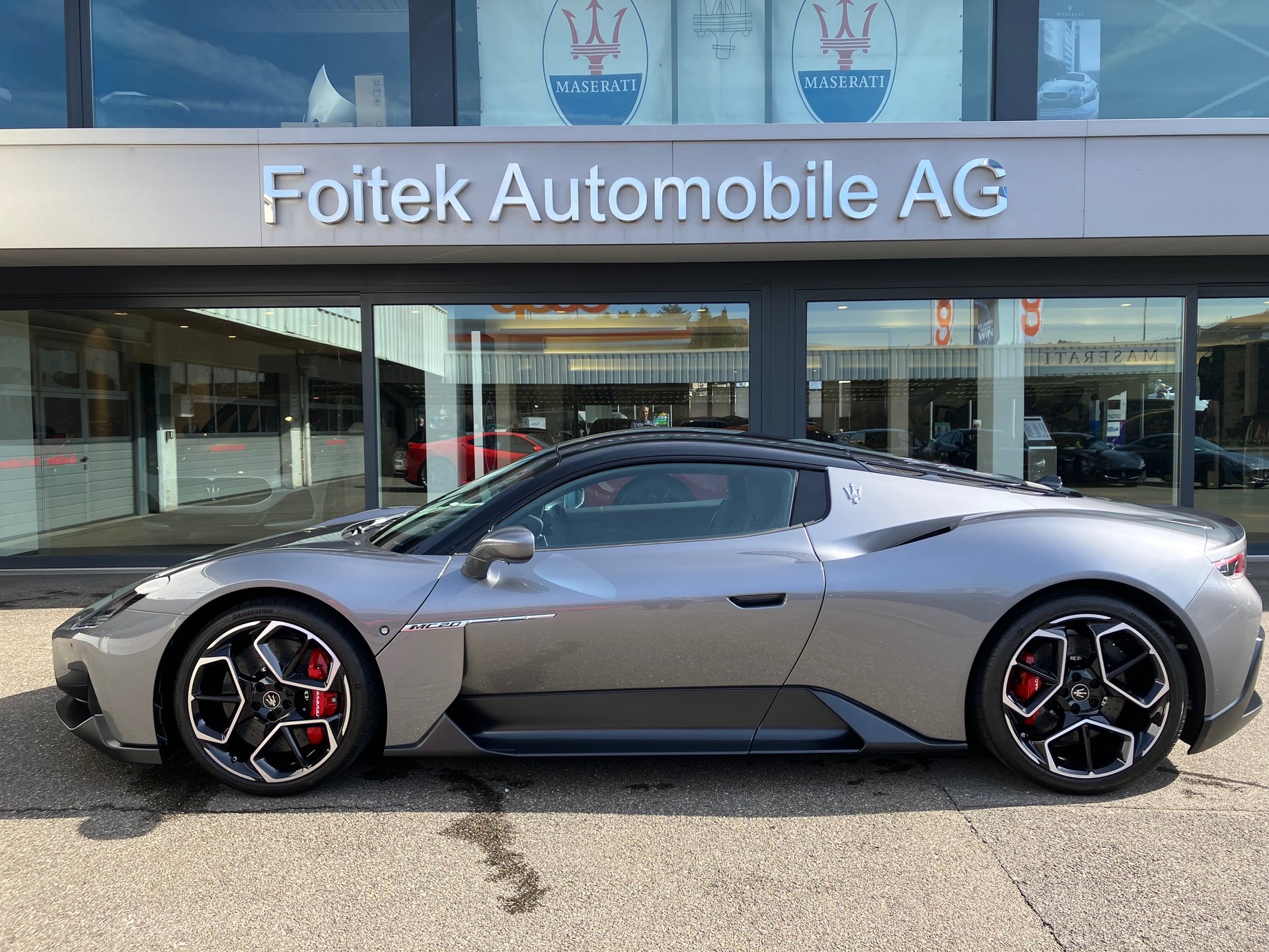 MASERATI MC 20-showroom-element-1