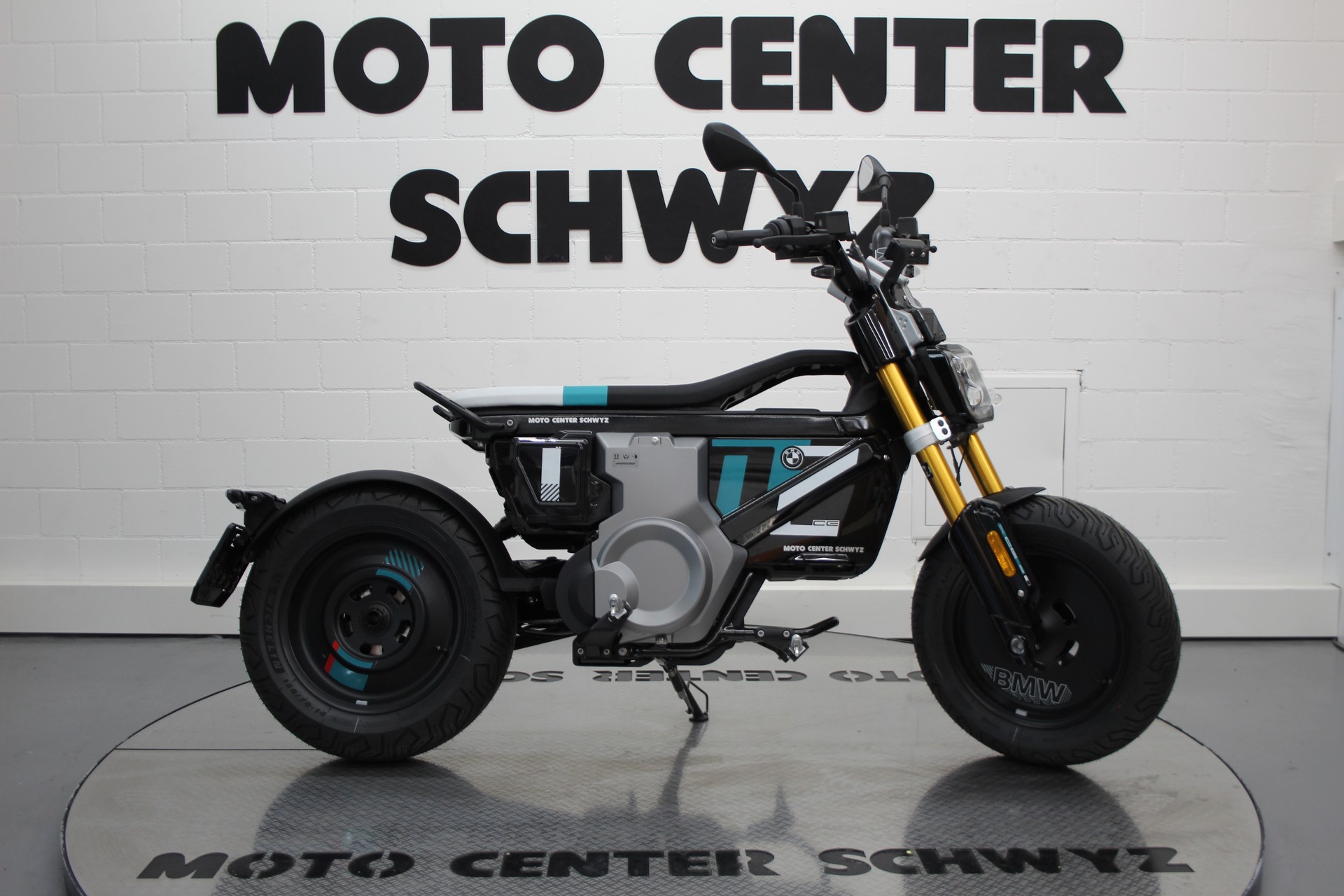 BMW CE 02