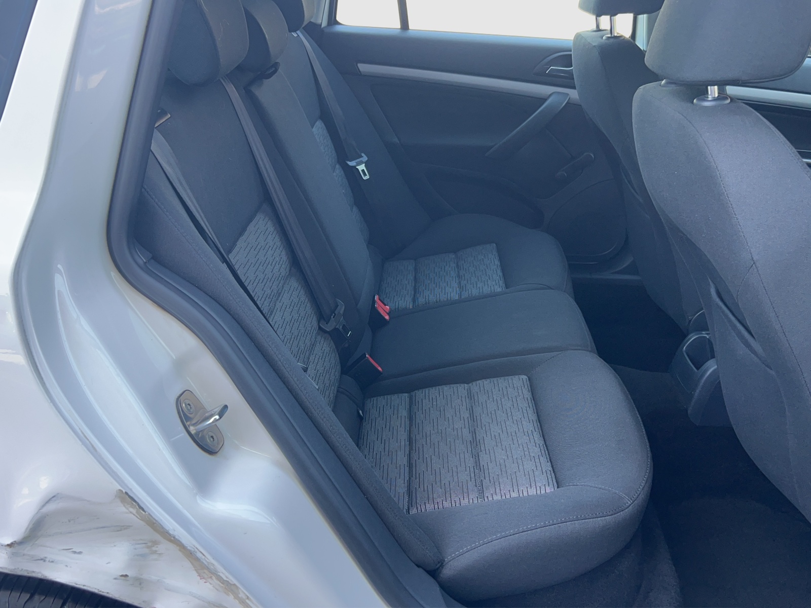 SKODA Octavia Combi 1.8 TSI Ambition 4x4-image-17