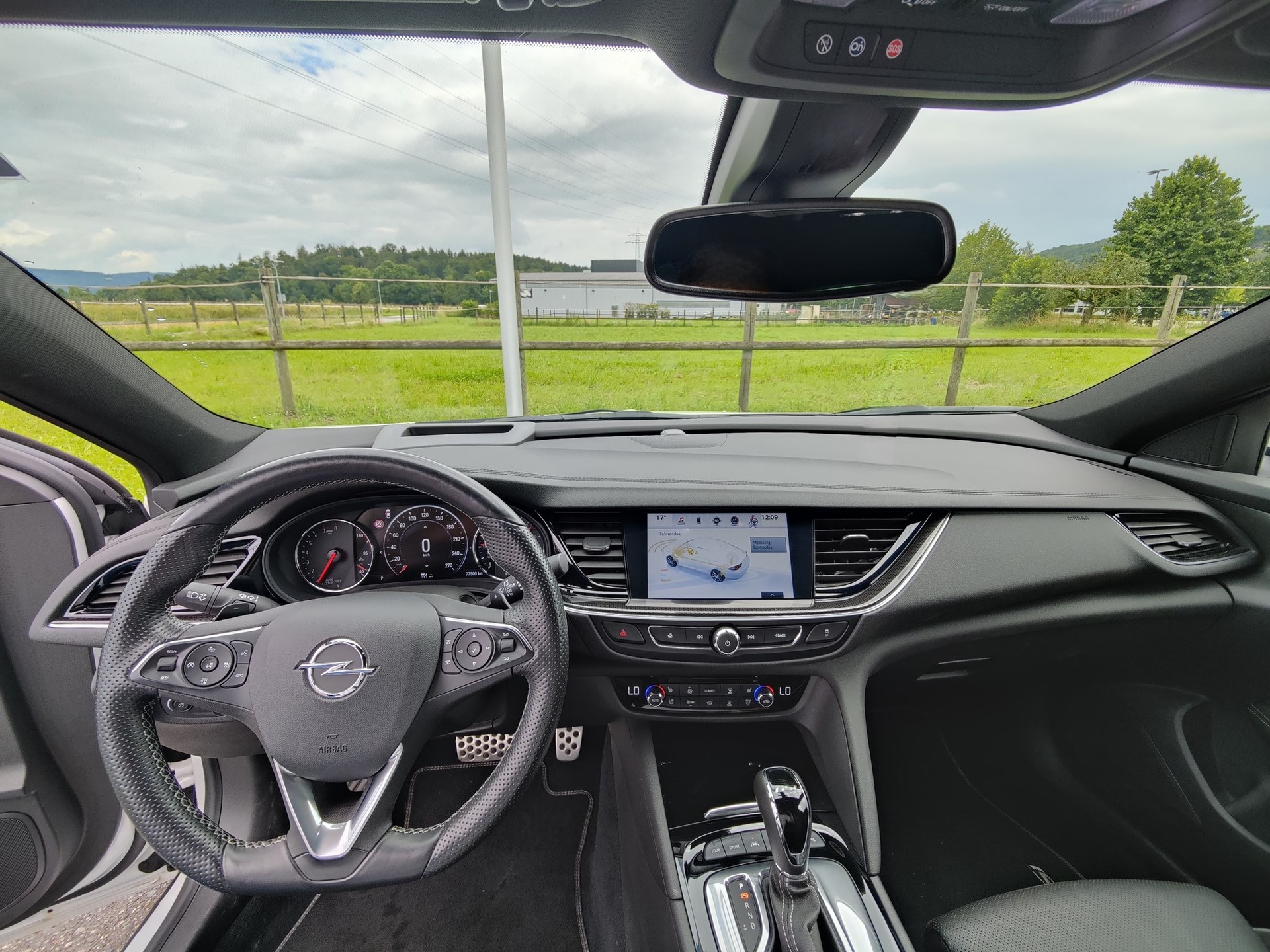 OPEL Insignia 2.0 T Grand Sport GSI 4WD Automat.-image-5