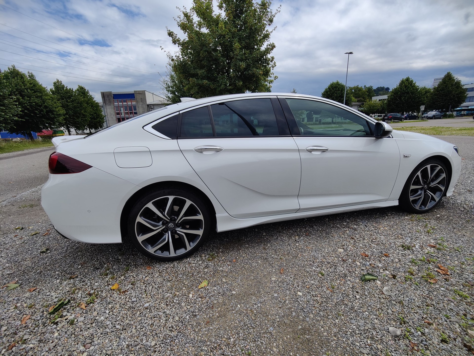OPEL Insignia 2.0 T Grand Sport GSI 4WD Automat.-image-1