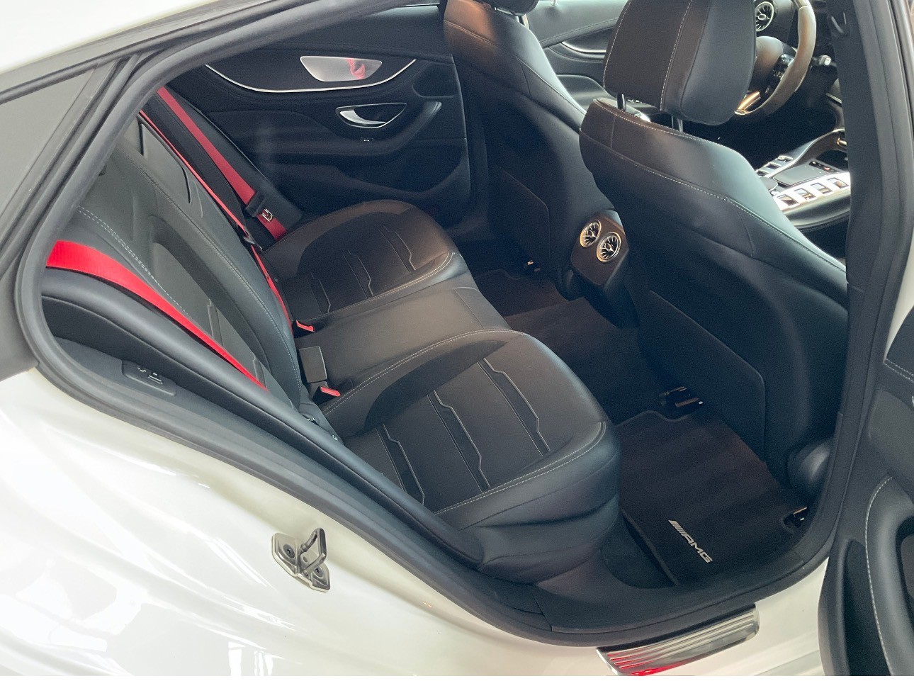 MERCEDES-BENZ AMG GT 4 43 Speedshift TCT, V8-StylingPaket+ AMG, Frisch ab Service-image-7