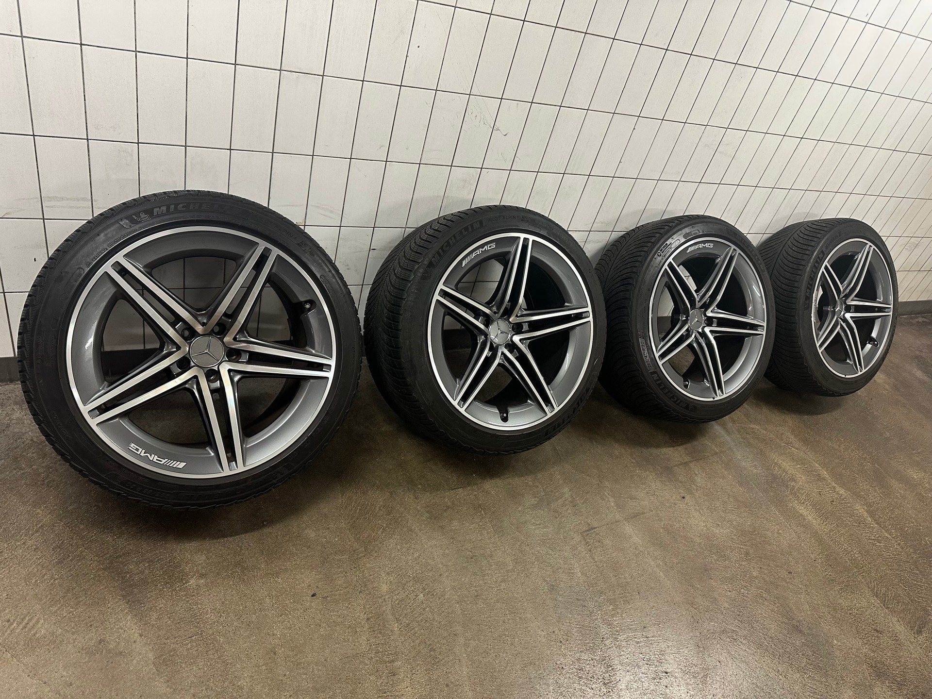 MERCEDES-BENZ AMG GT 4 43 Speedshift TCT, V8-StylingPaket+ AMG, Frisch ab Service-image-18