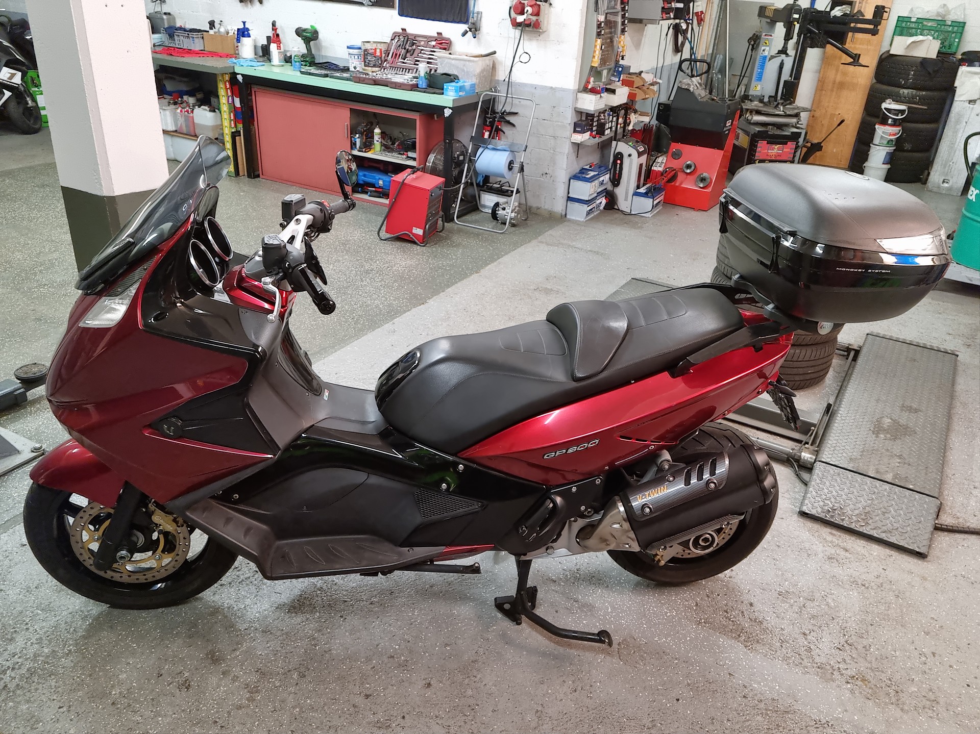 GILERA GP800-image-3