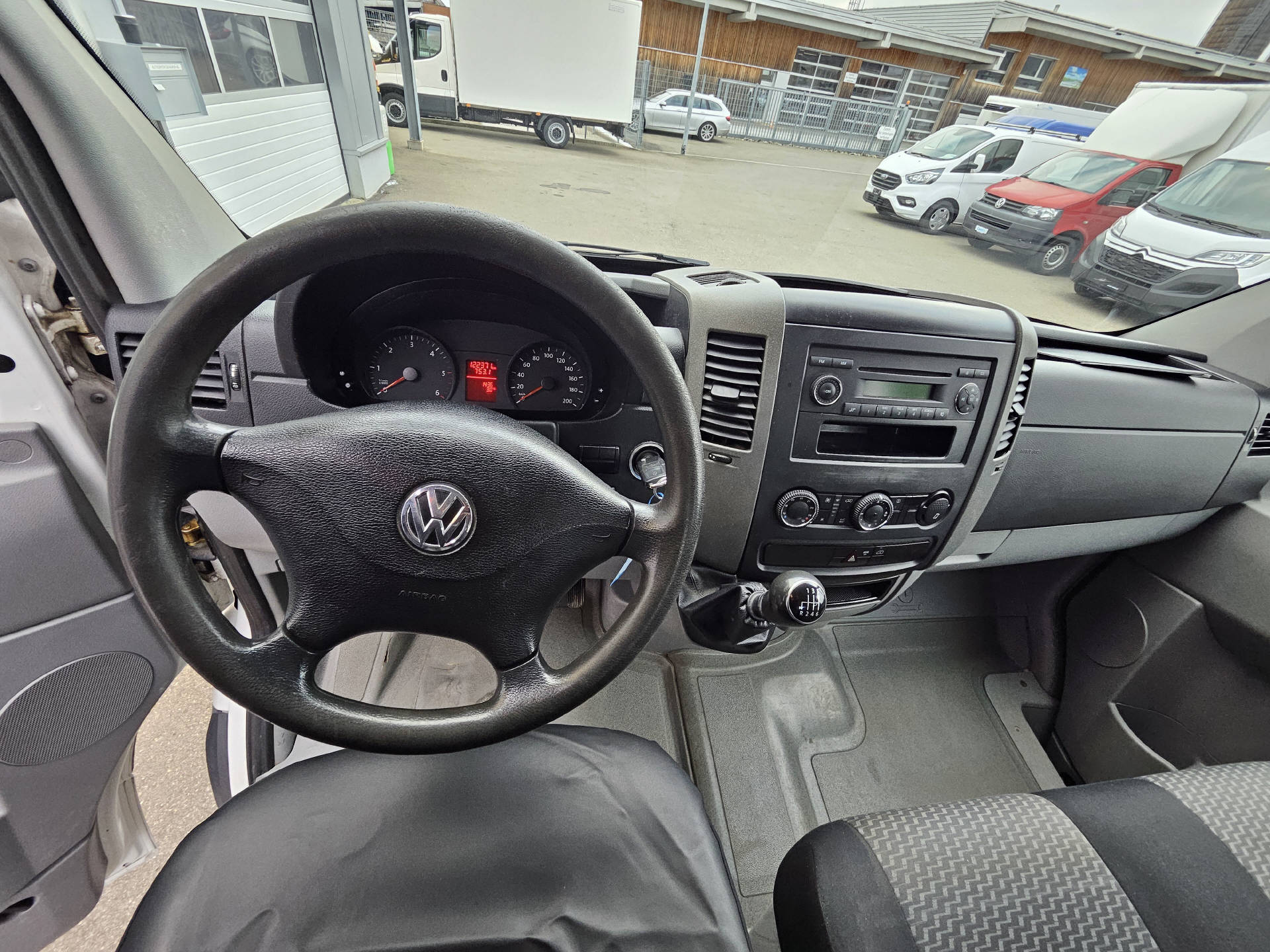 VW Crafter 35 DKab.-Ch. 3665 2.0 TDI 109 * Kran mit Länge von 5.8 Meter * Tragkraft von 1'900KG *-image-14