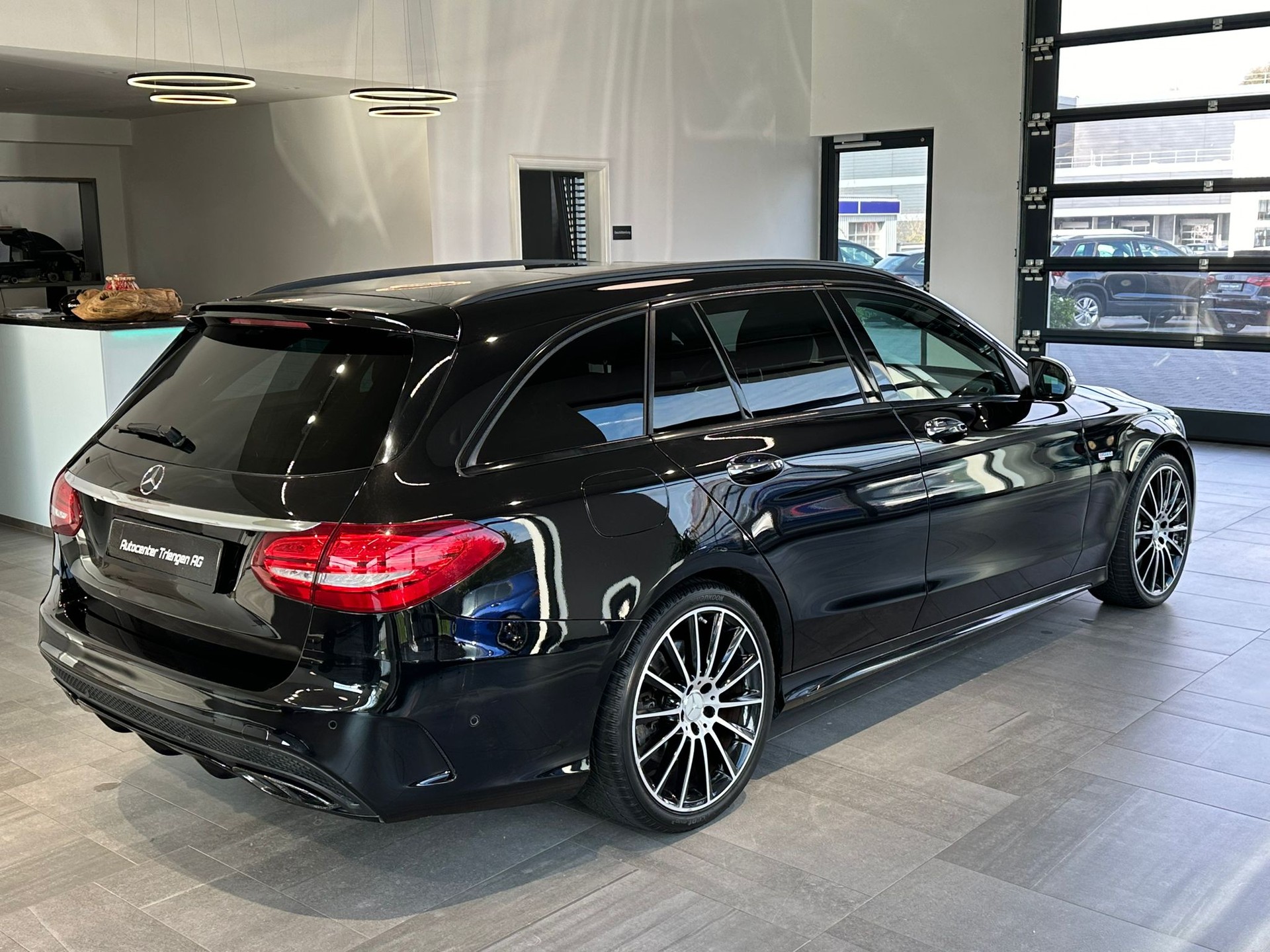 MERCEDES-BENZ C 43 AMG 4Matic 9G-Tronic-image-6