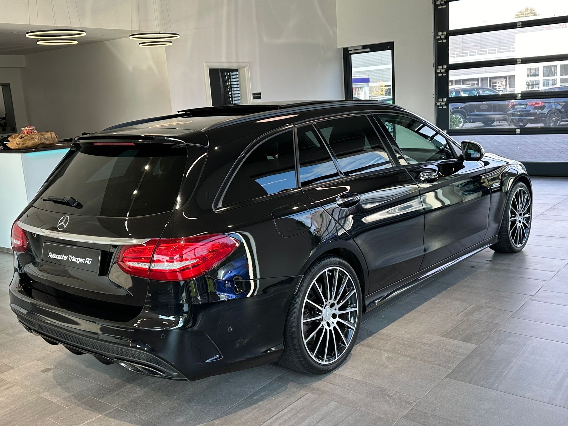 MERCEDES-BENZ C 43 AMG 4Matic 9G-Tronic-image-14