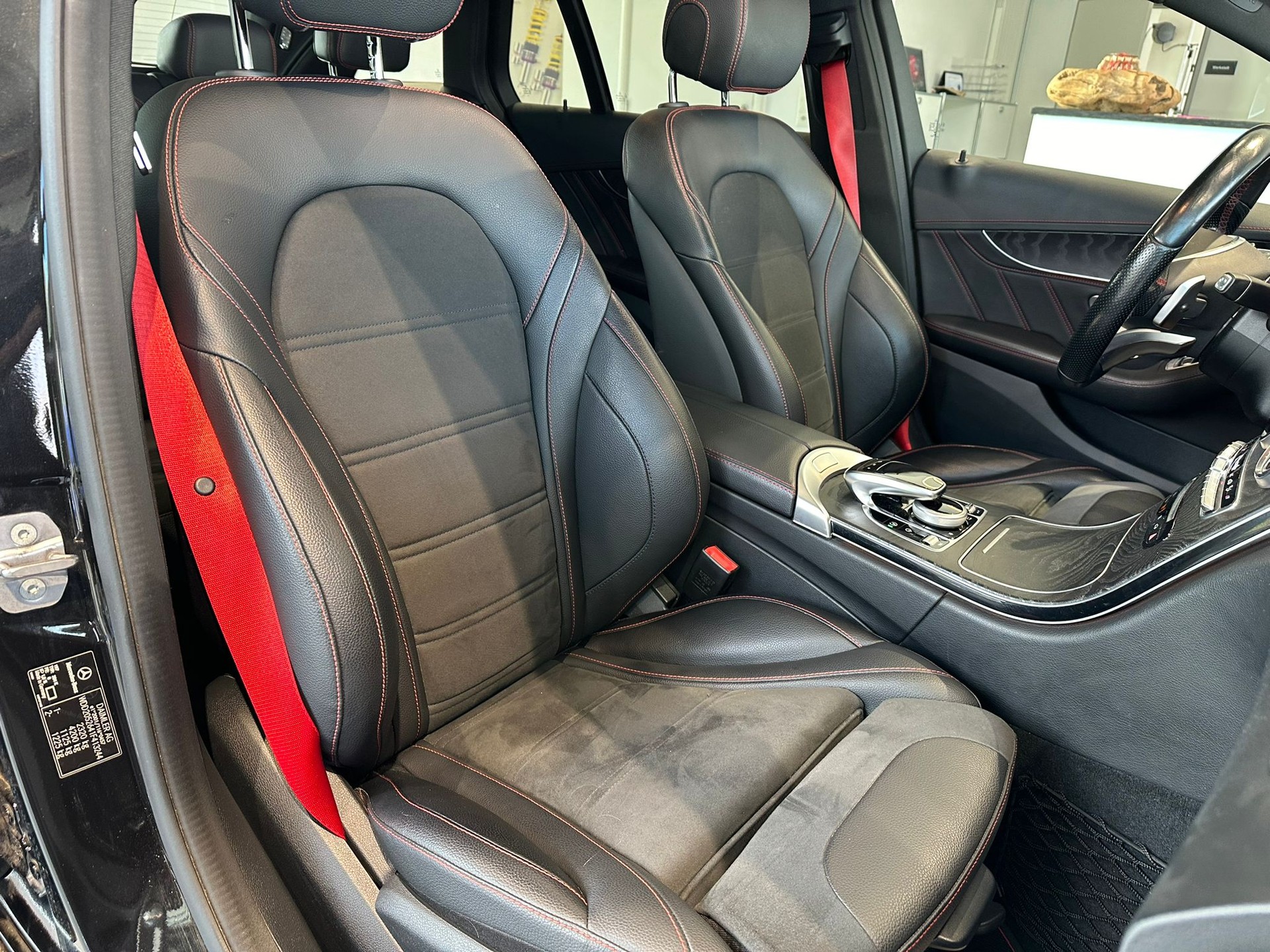 MERCEDES-BENZ C 43 AMG 4Matic 9G-Tronic-image-11