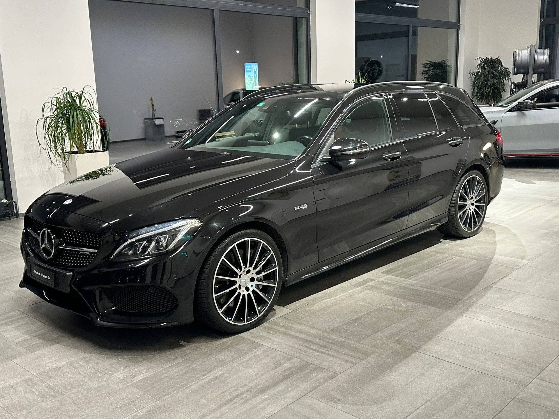 MERCEDES-BENZ C 43 AMG 4Matic 9G-Tronic-image-8