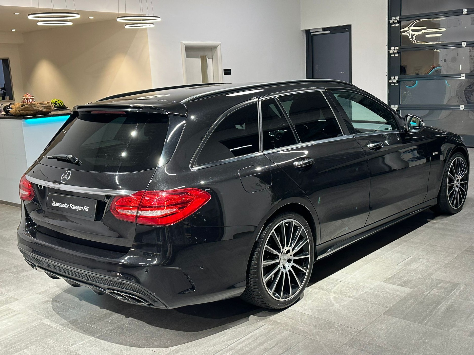 MERCEDES-BENZ C 43 AMG 4Matic 9G-Tronic-image-3