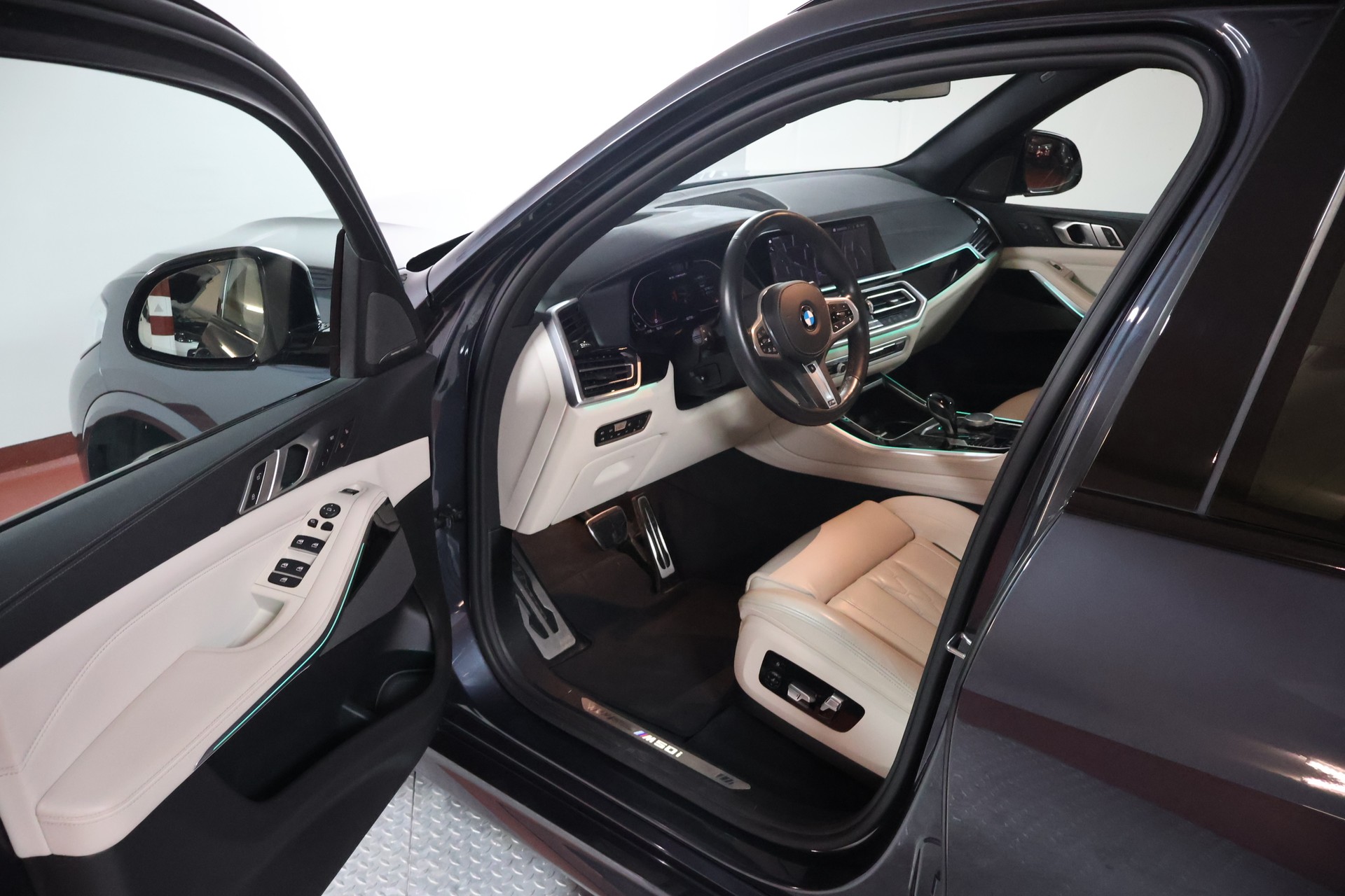 BMW X5 xDrive M50i Steptronic-image-5