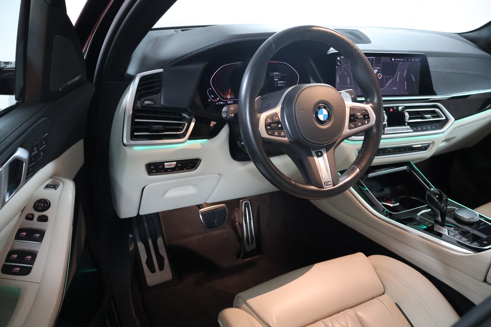 BMW X5 xDrive M50i Steptronic-image-8