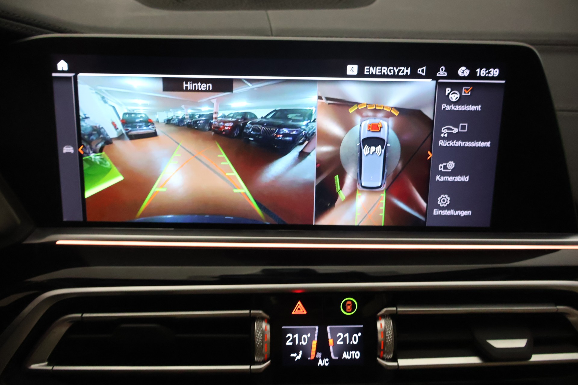 BMW X5 xDrive M50i Steptronic-image-13