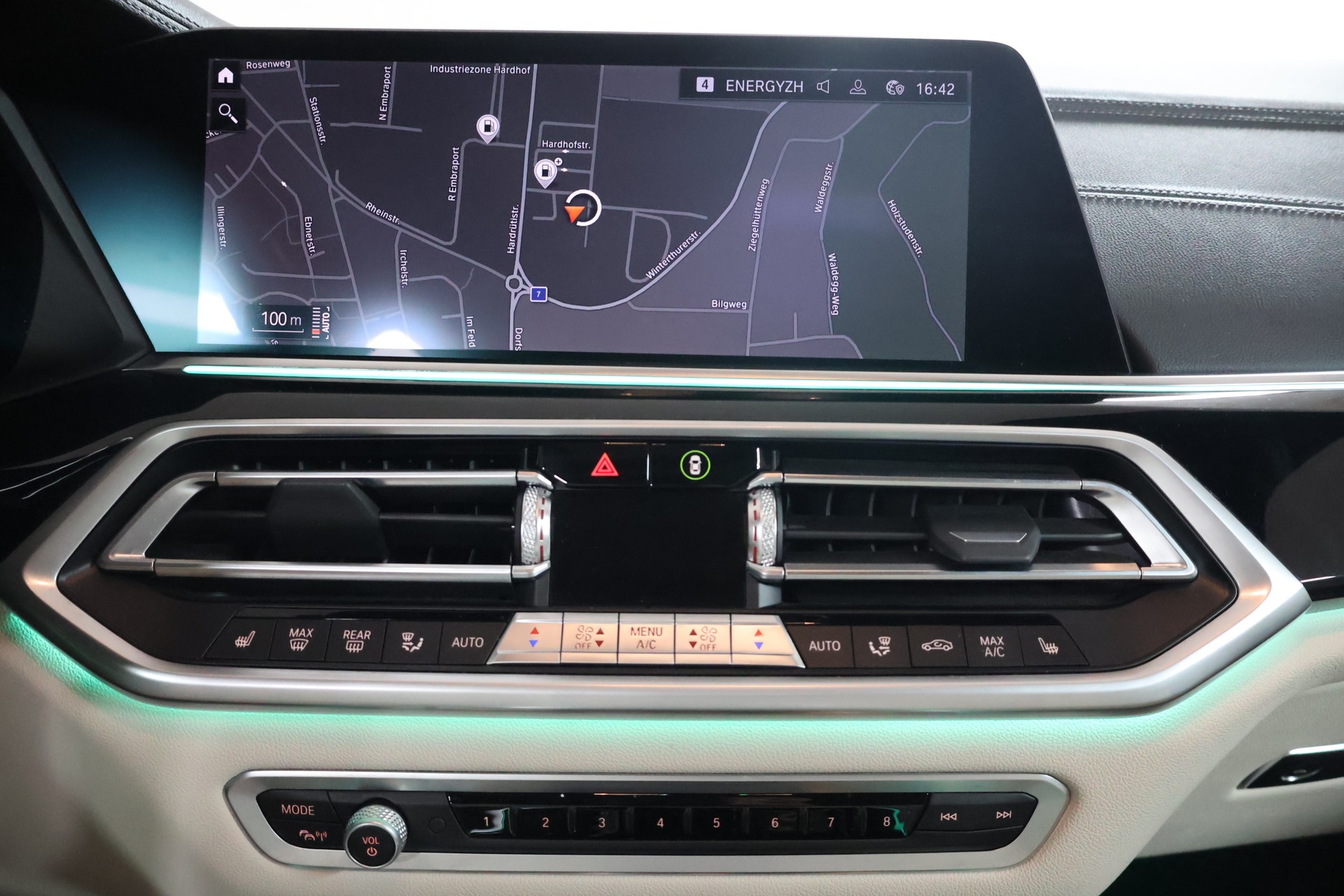 BMW X5 xDrive M50i Steptronic-image-14