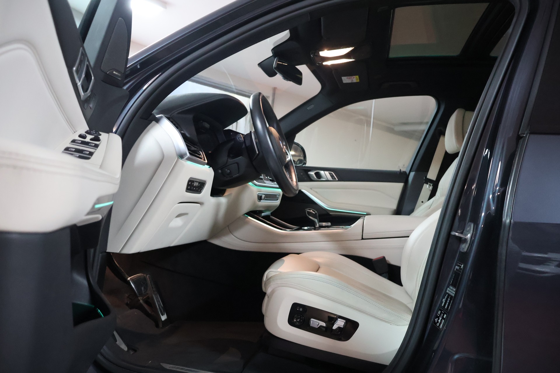 BMW X5 xDrive M50i Steptronic-image-7